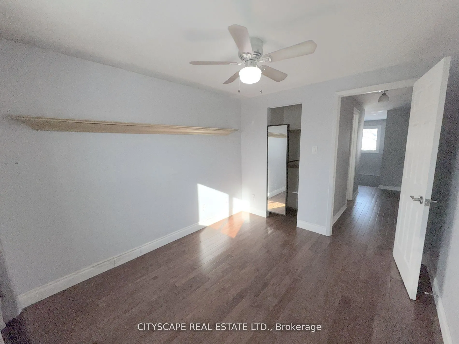 350 Vancouver Crescent