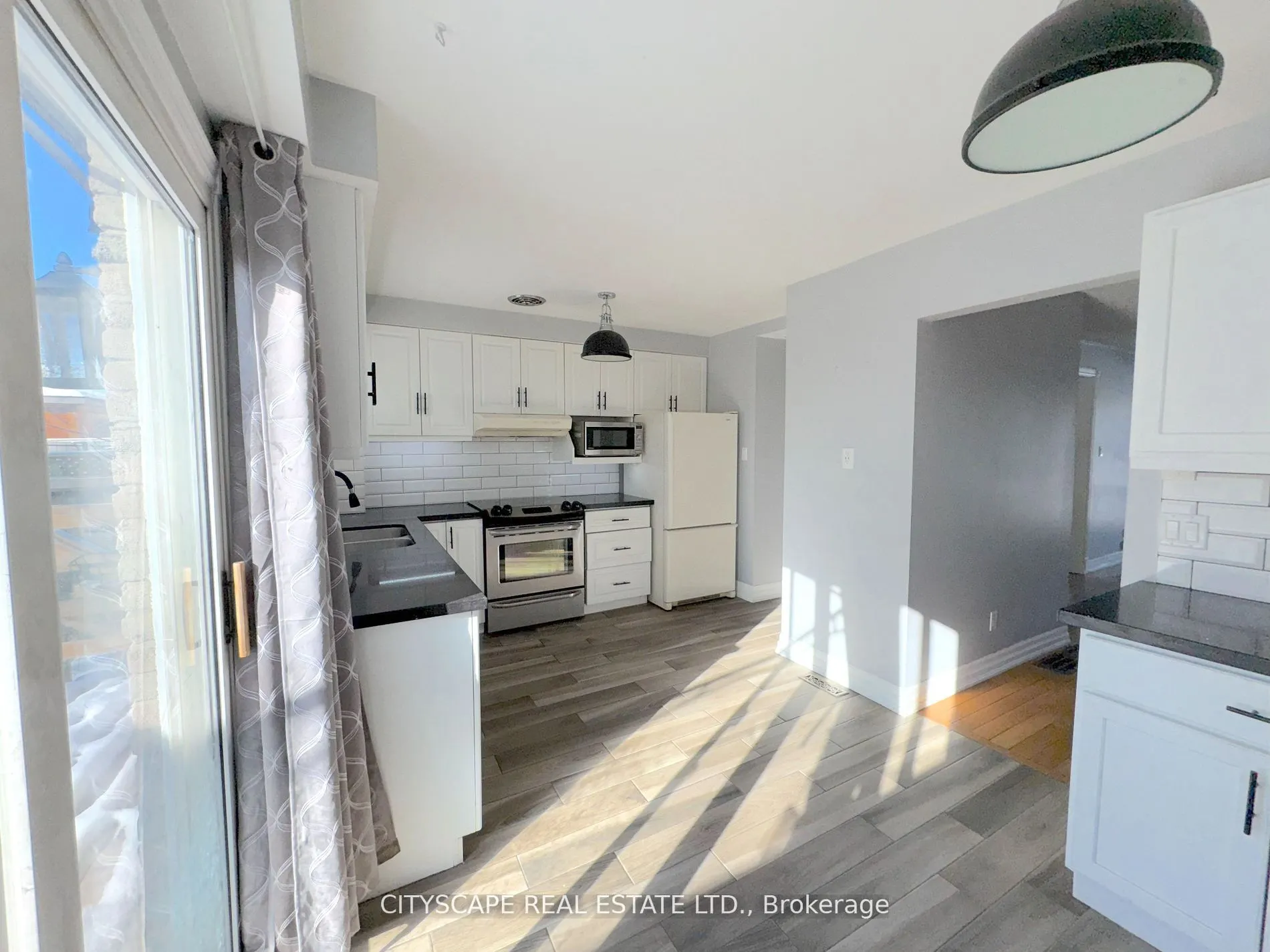 350 Vancouver Crescent