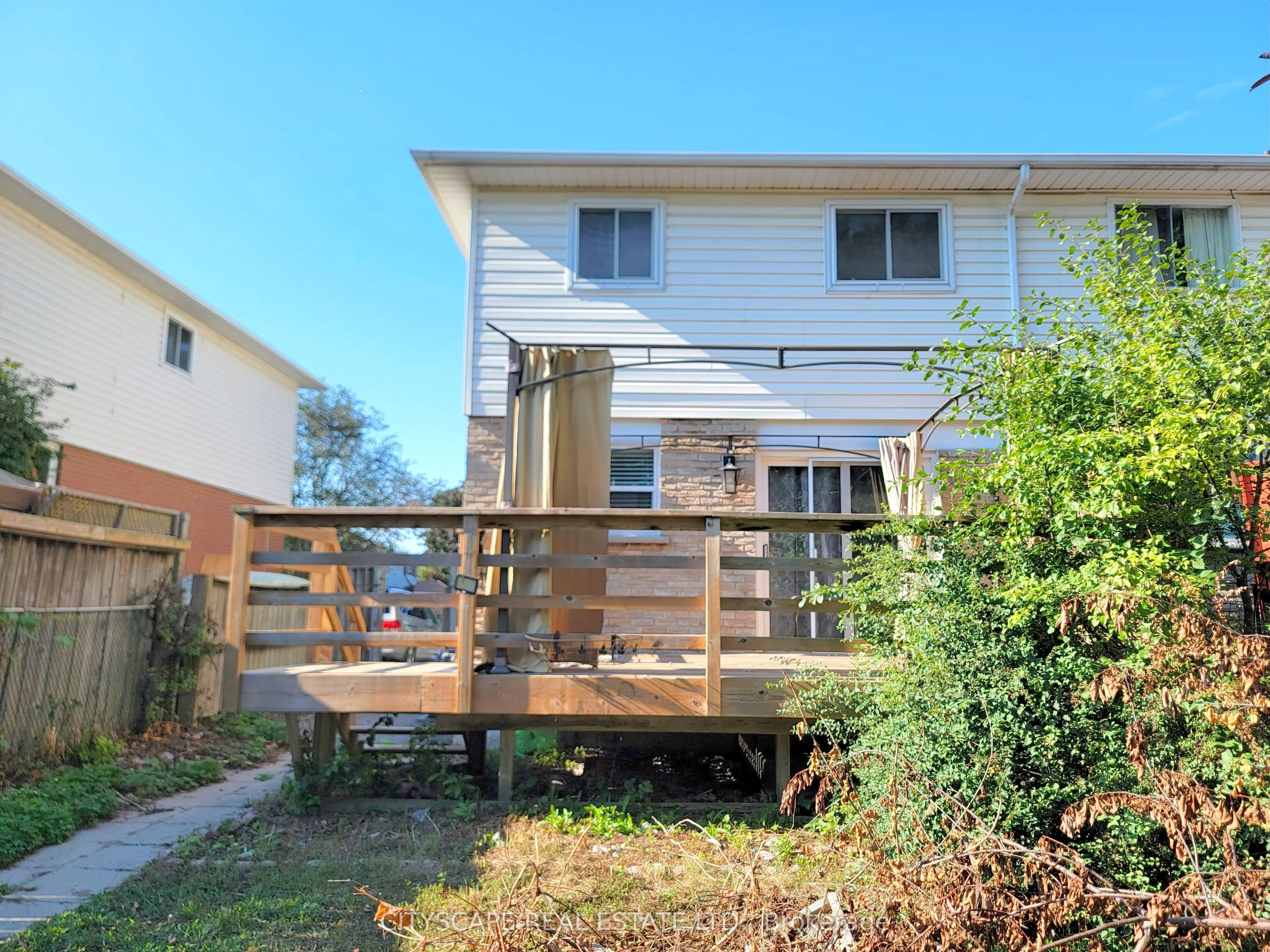 350 Vancouver Crescent