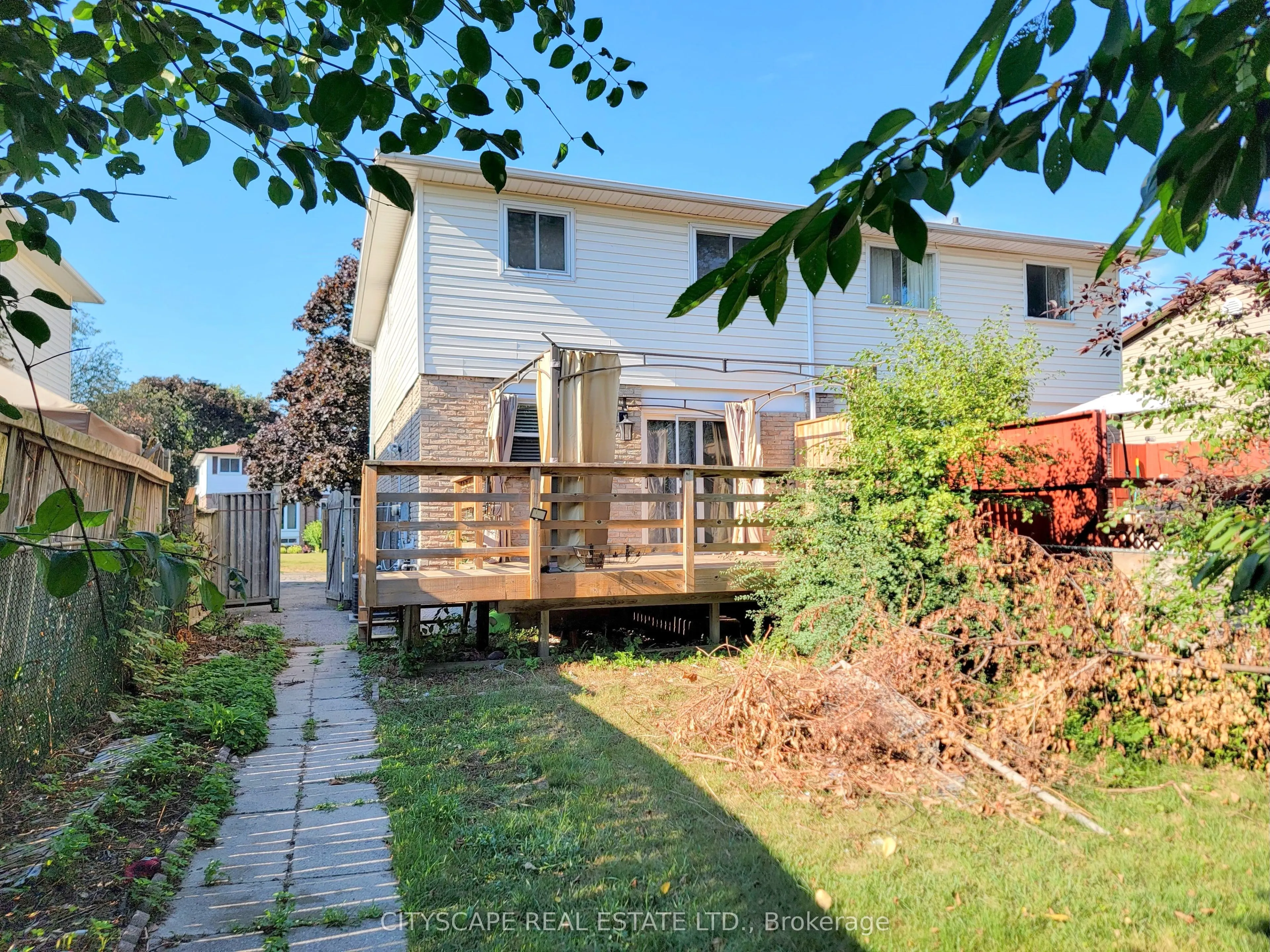 350 Vancouver Crescent