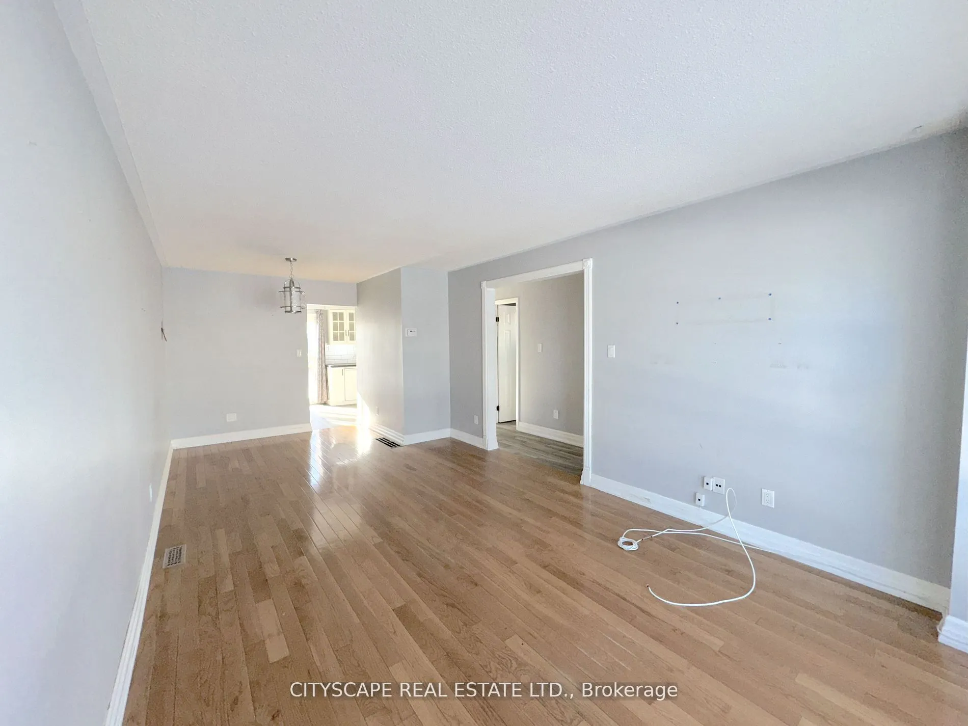 350 Vancouver Crescent