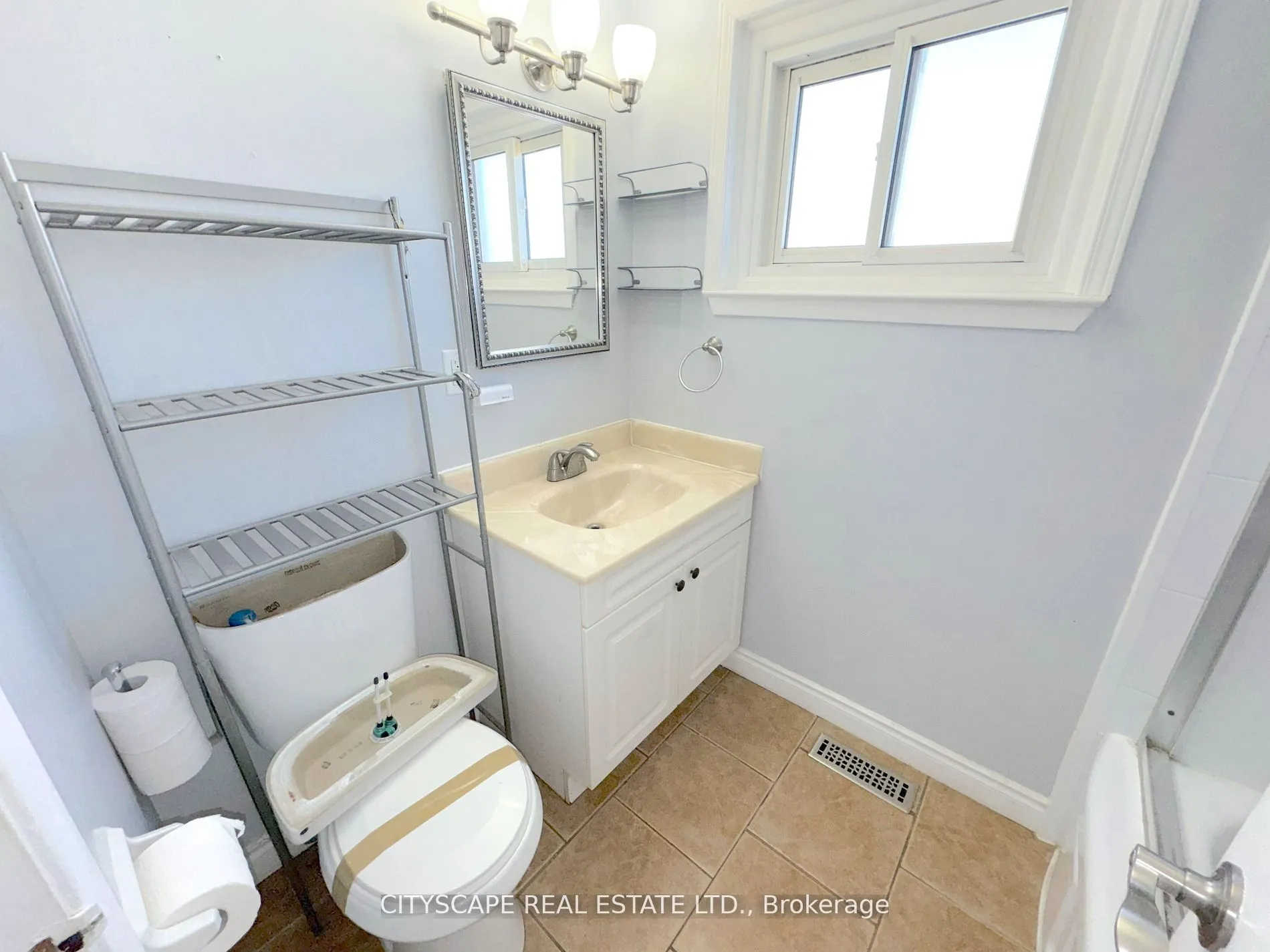 350 Vancouver Crescent