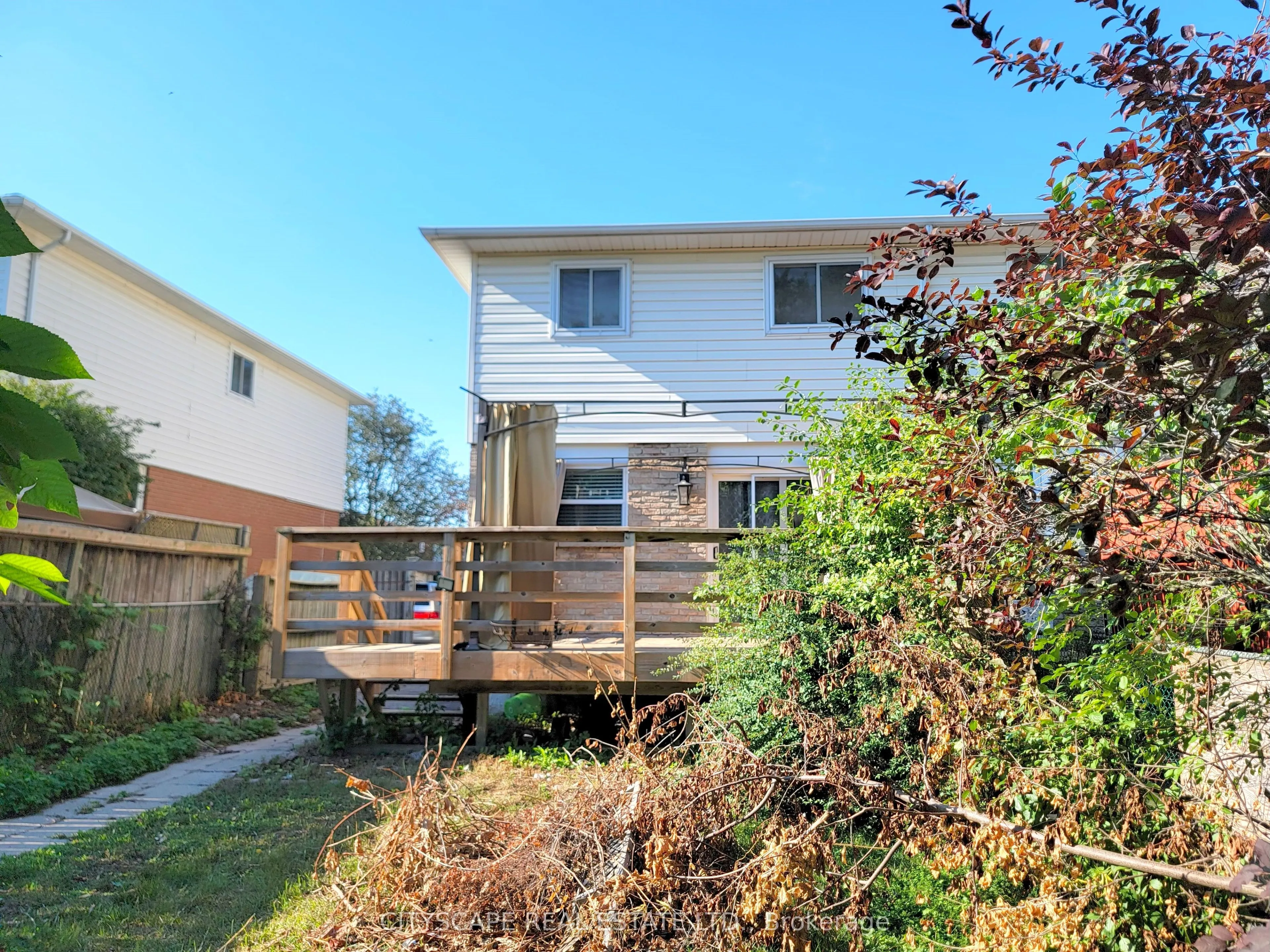 350 Vancouver Crescent