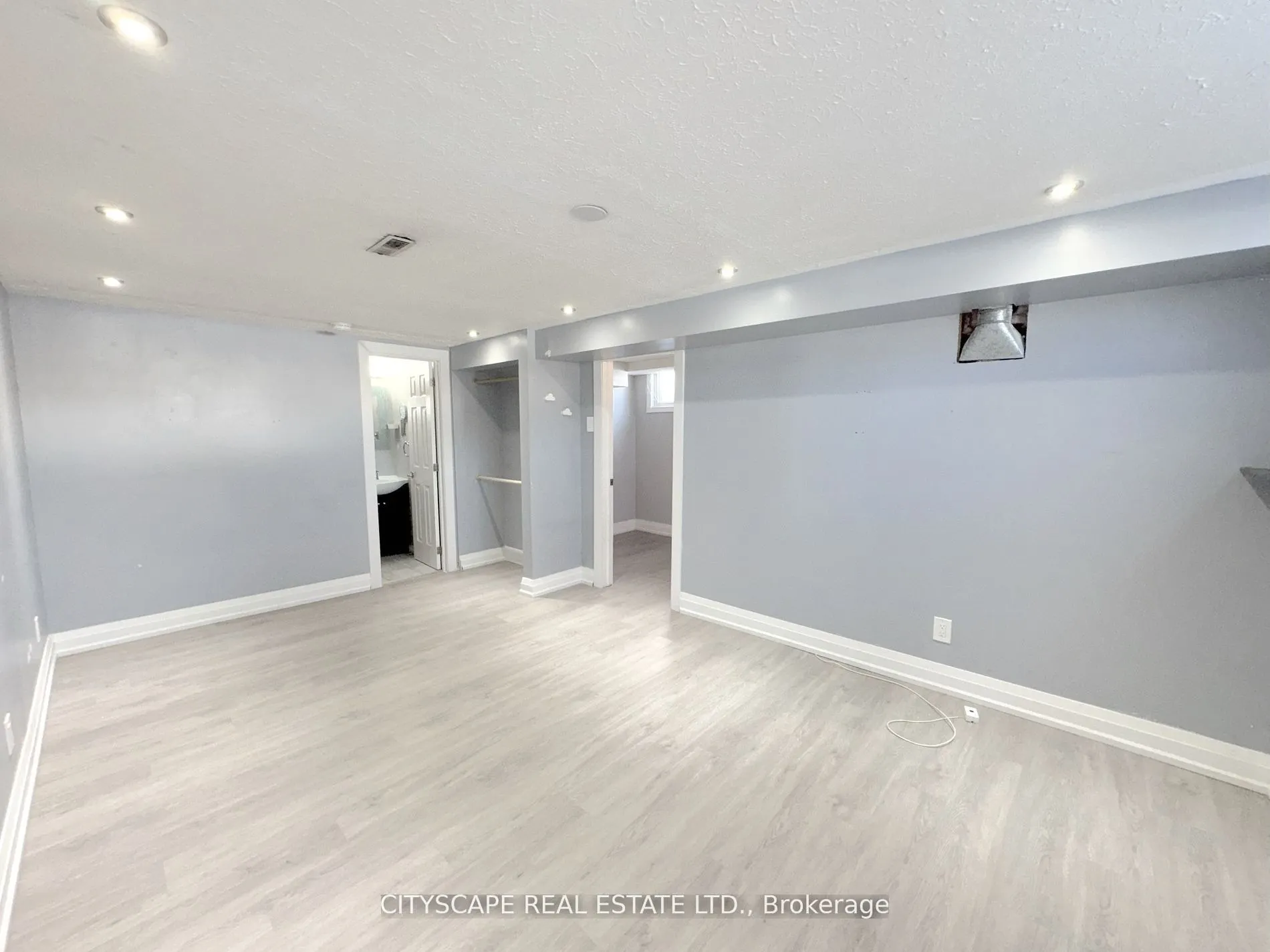 350 Vancouver Crescent