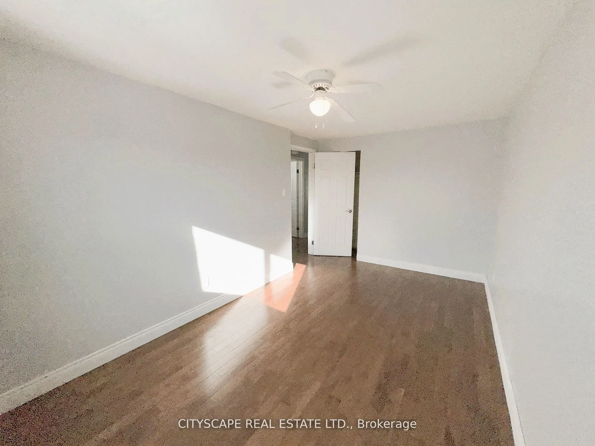 350 Vancouver Crescent