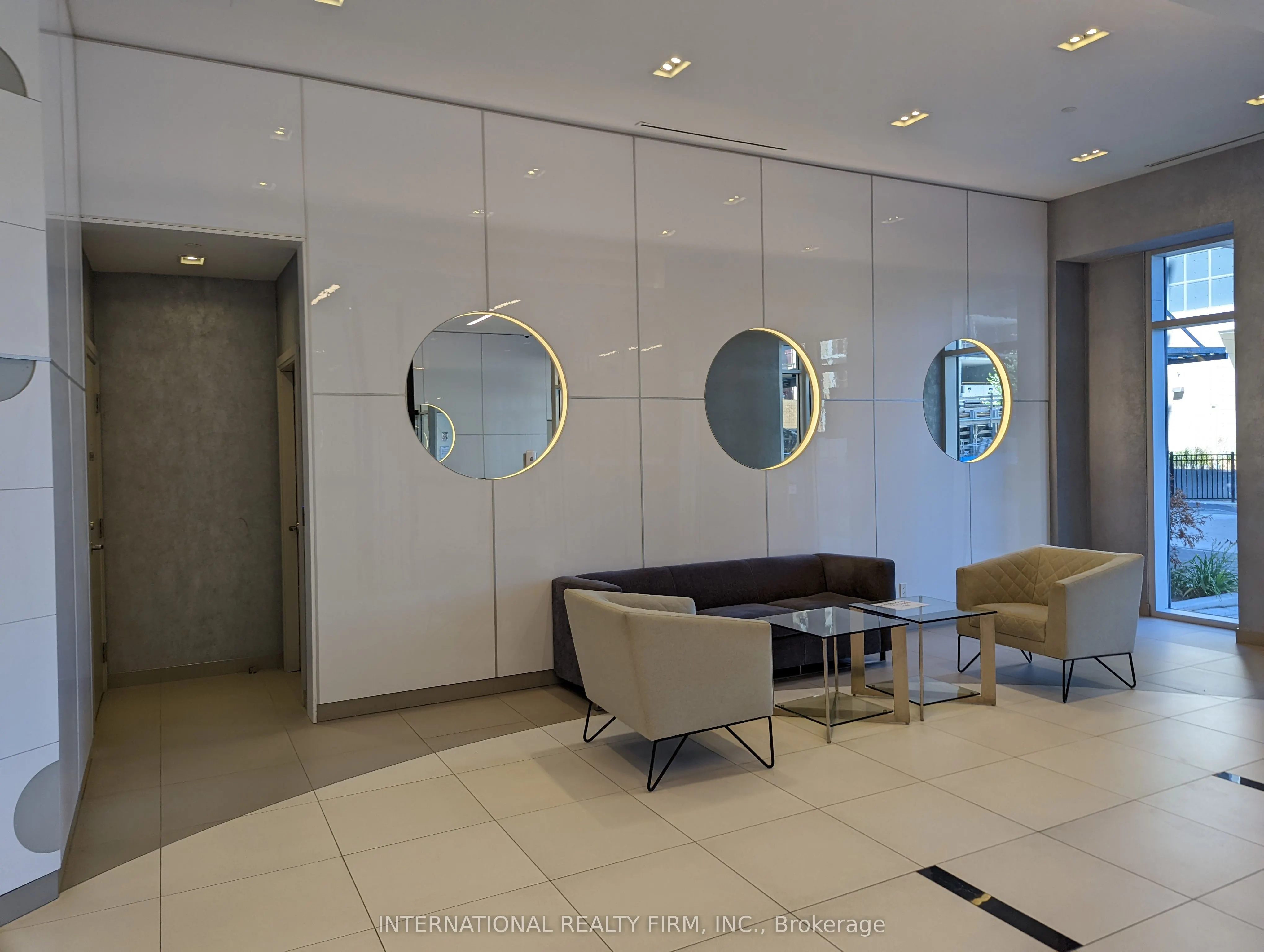 30 Meadowglen Place, #214