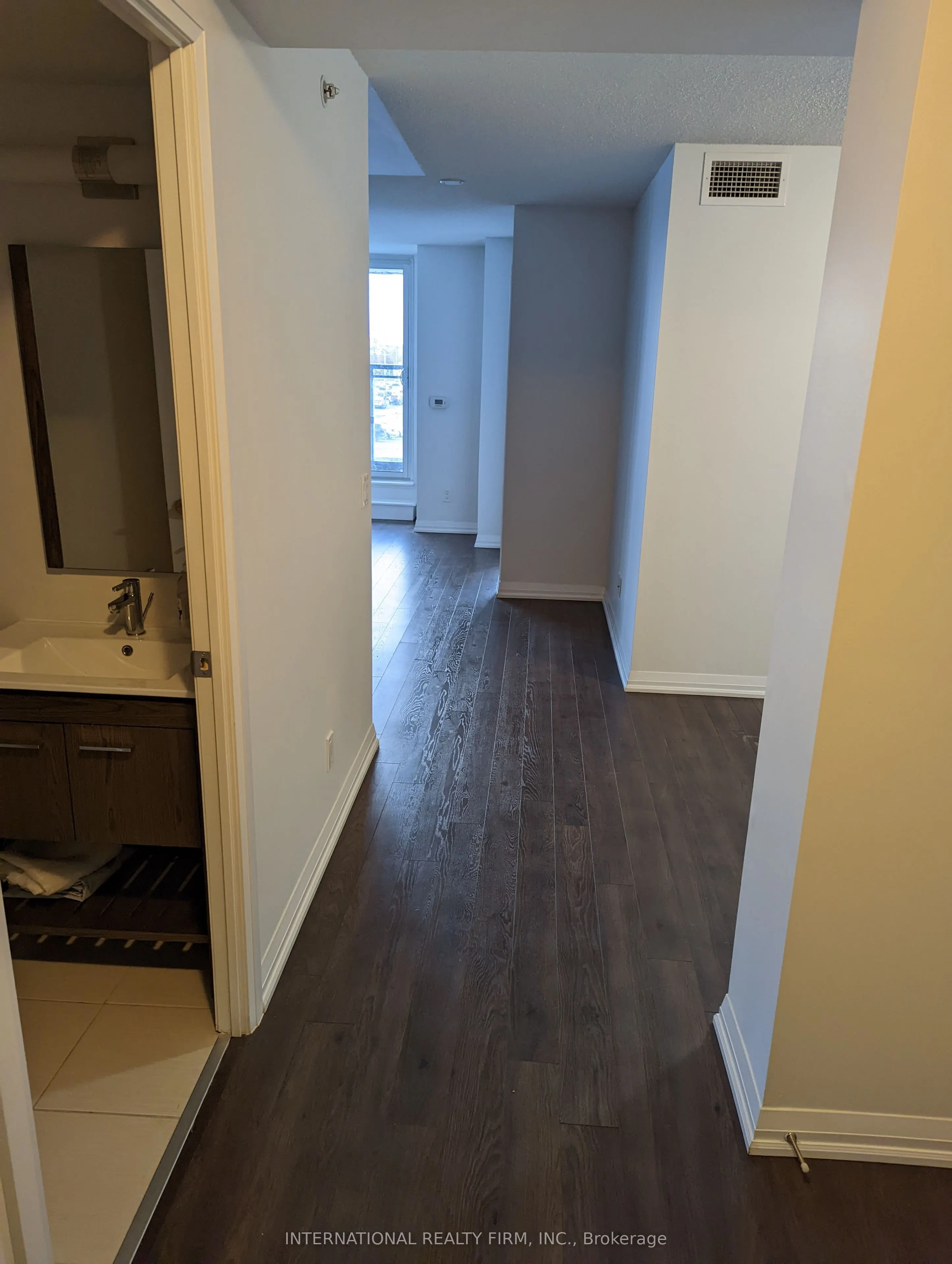 30 Meadowglen Place, #214
