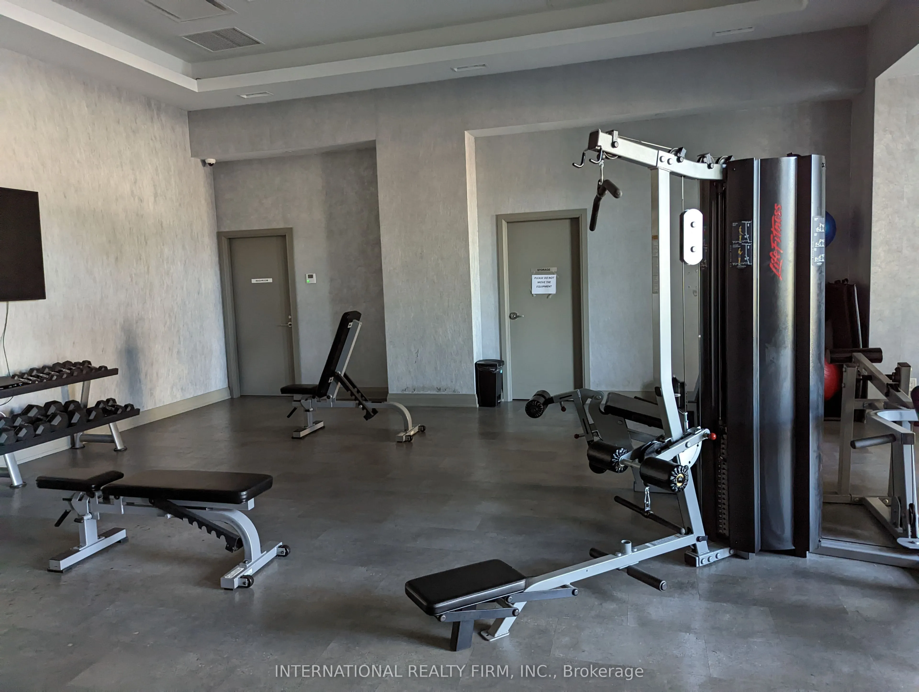 30 Meadowglen Place, #214