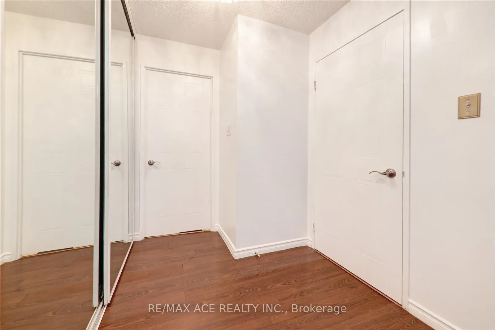 1470 Midland Avenue, #1410
