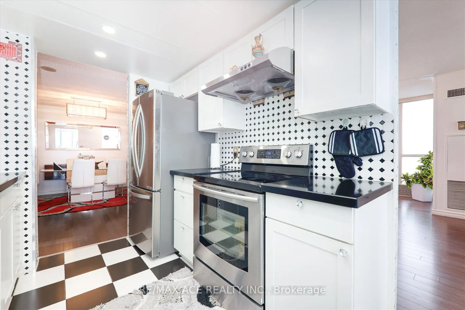 1470 Midland Avenue, #1410