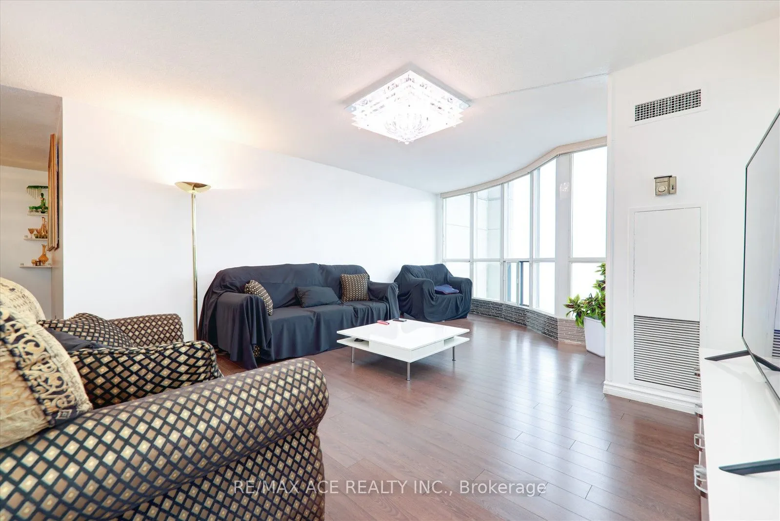 1470 Midland Avenue, #1410