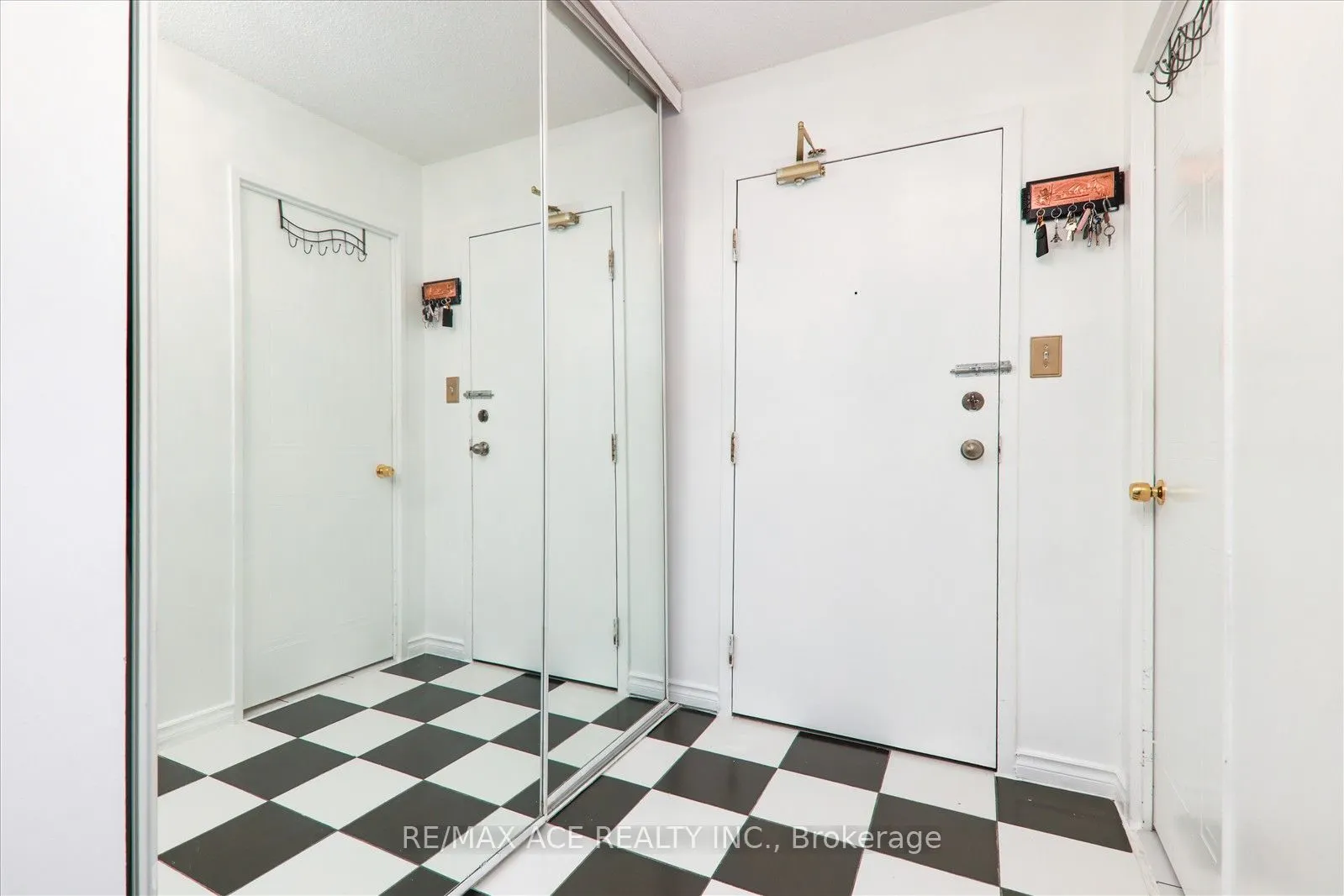 1470 Midland Avenue, #1410
