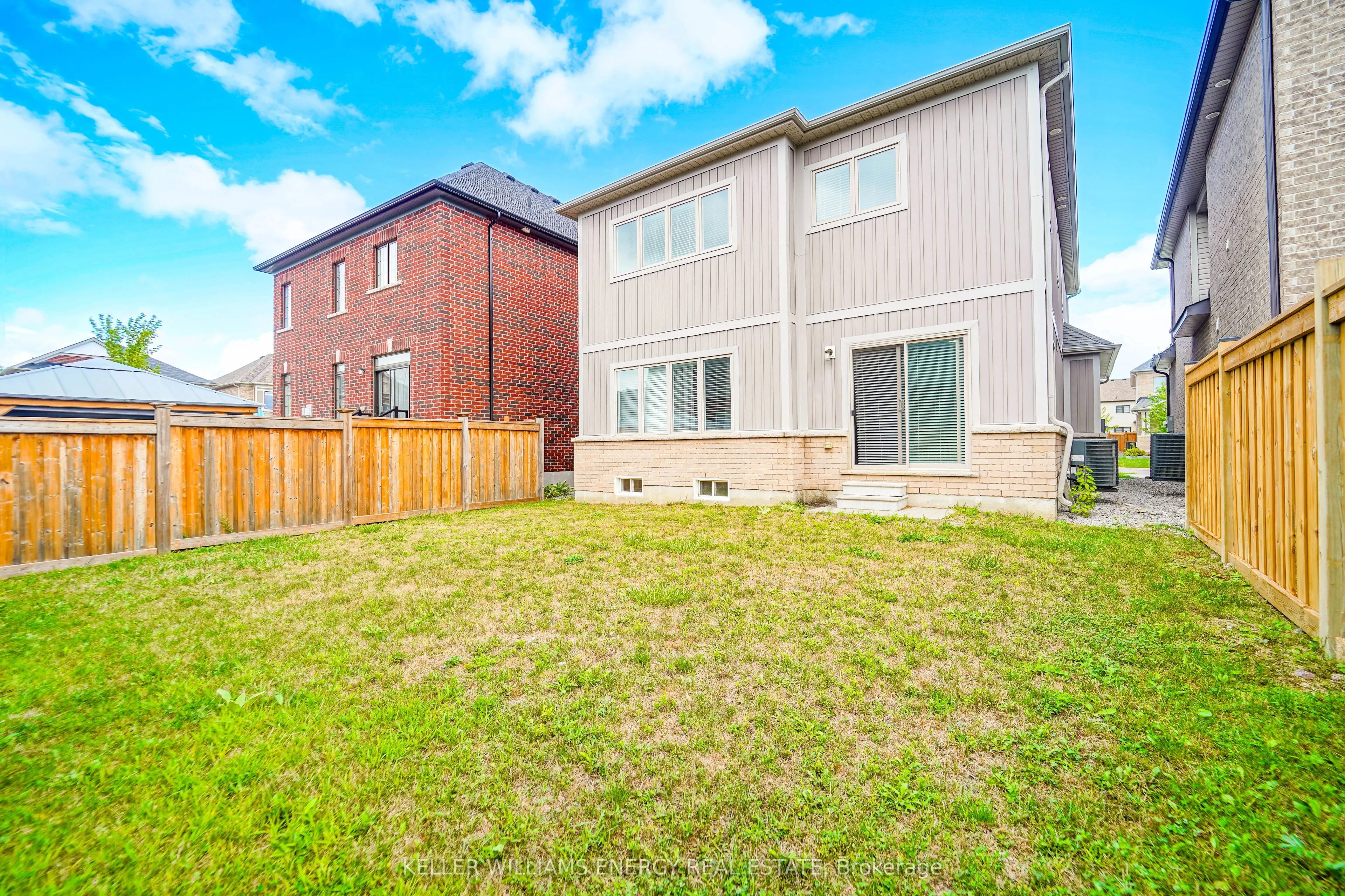 23 Crombie Street