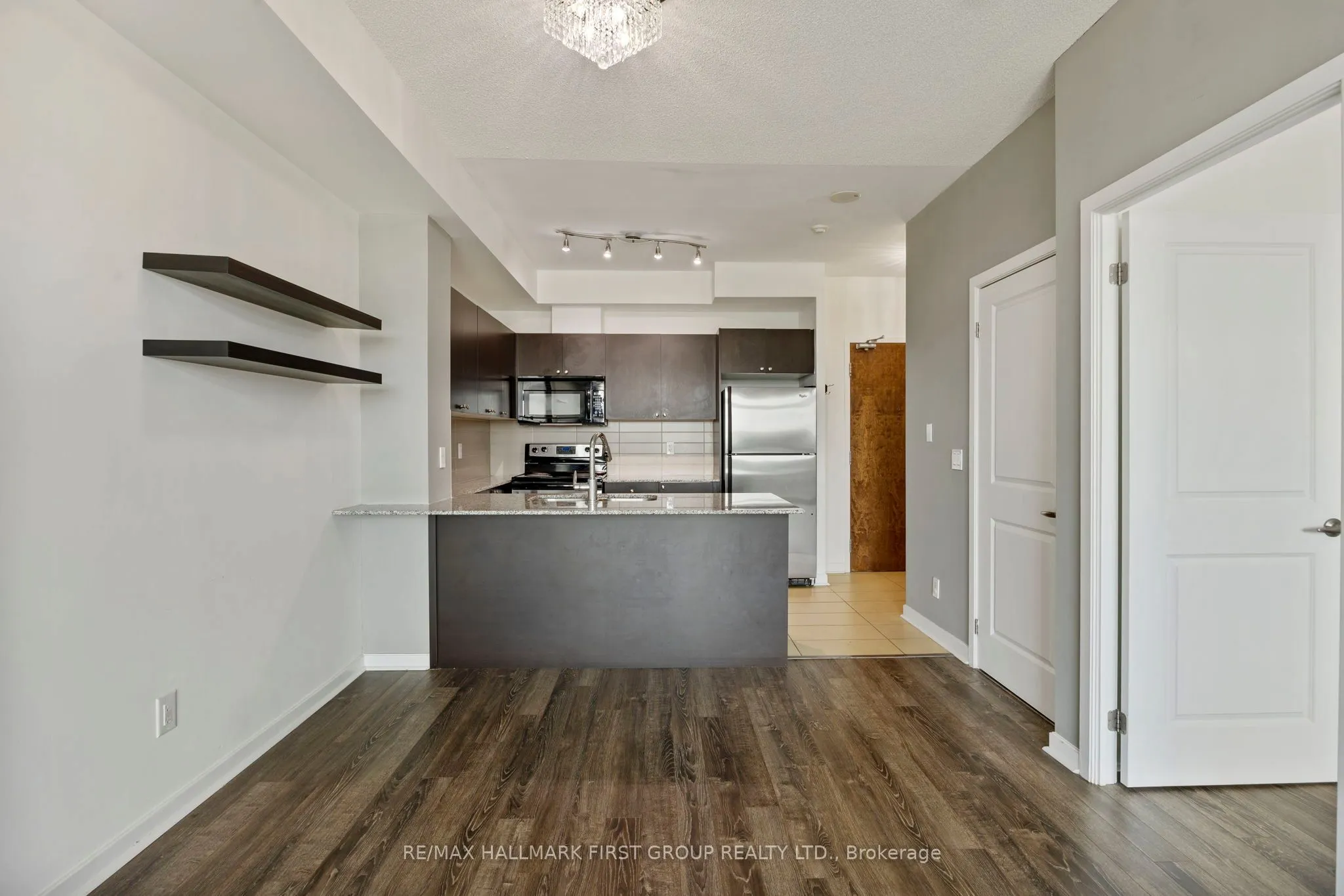1235 Bayly Street, #1607