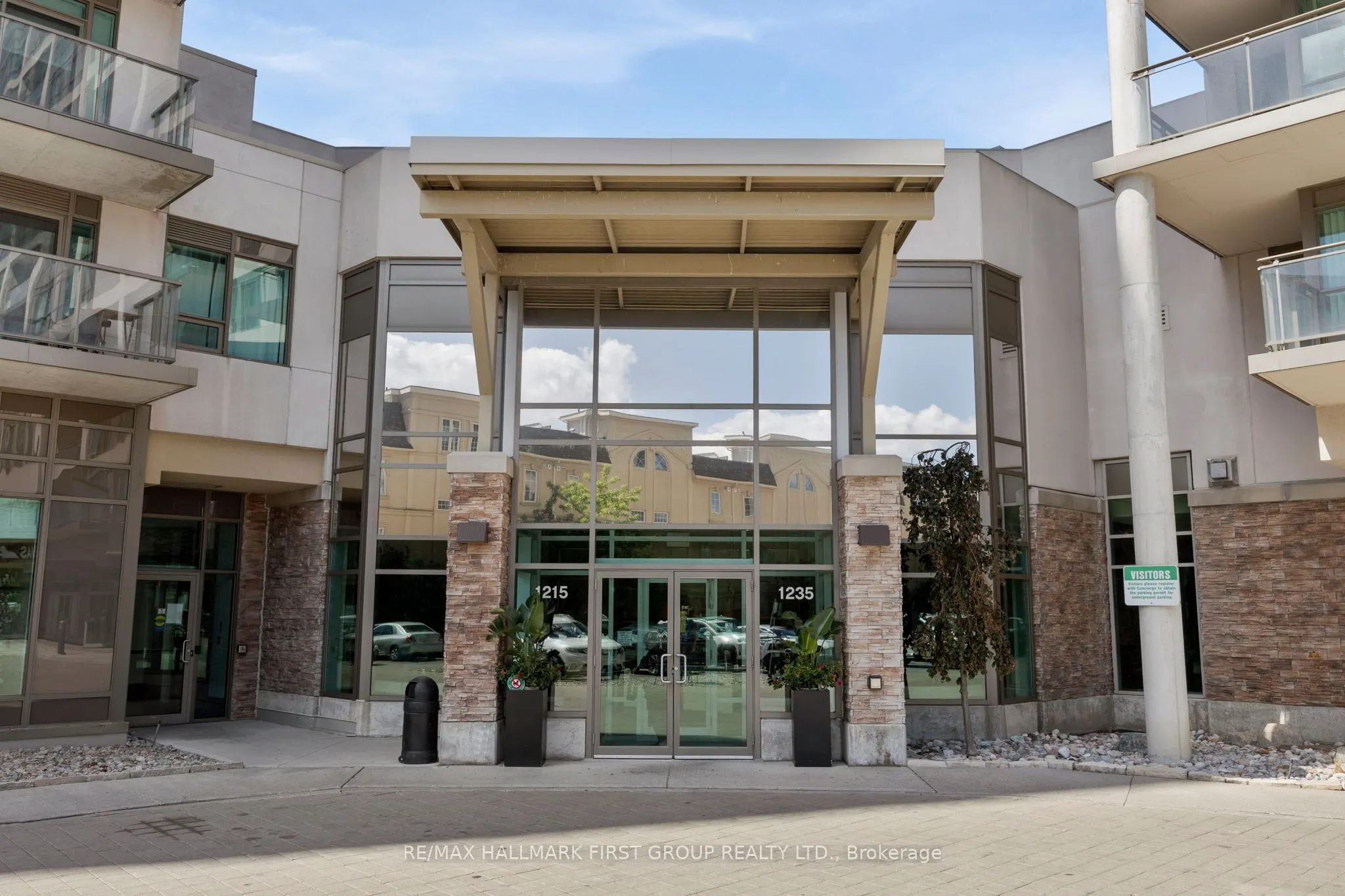 1235 Bayly Street, #1607