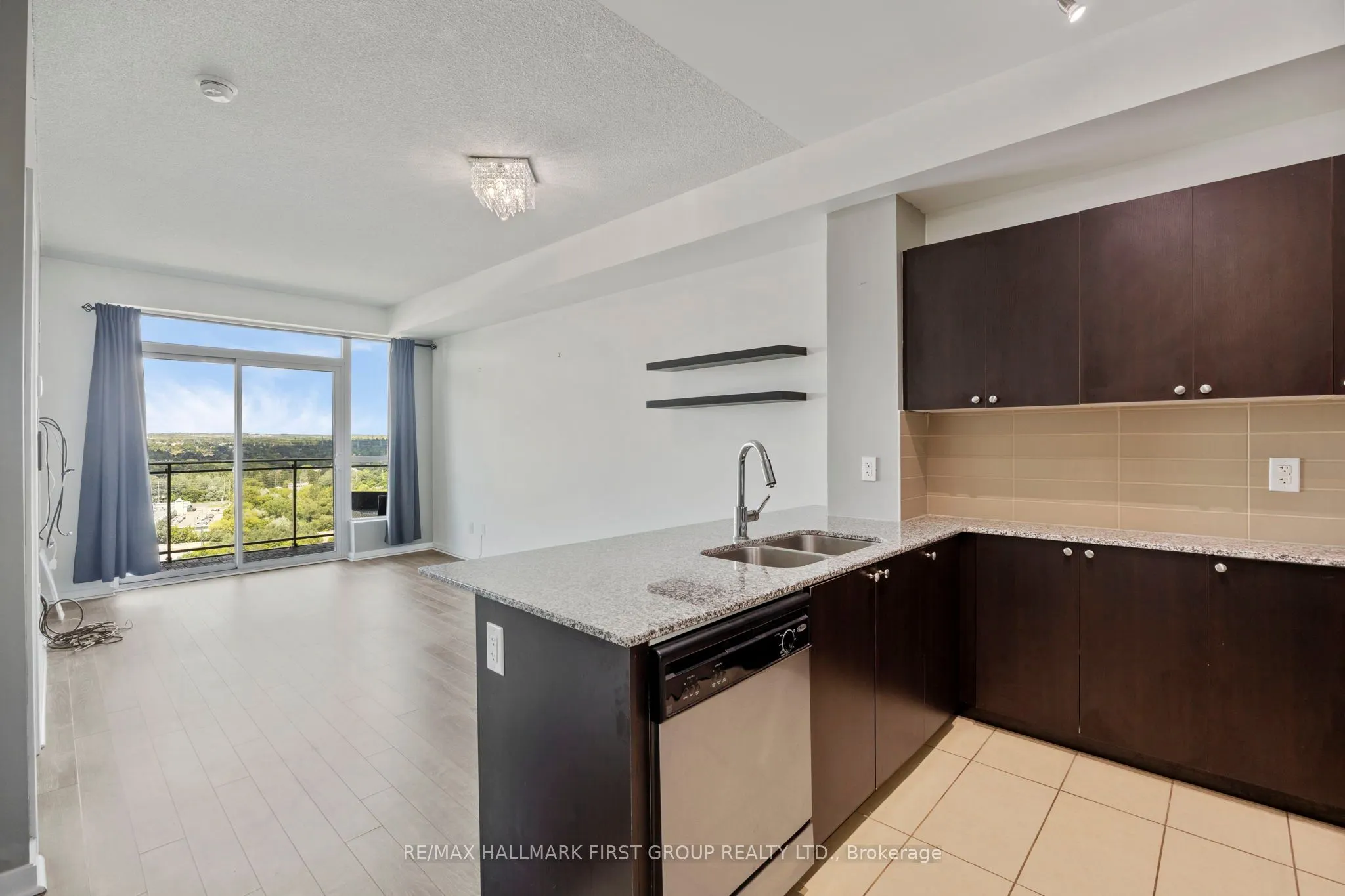 1235 Bayly Street, #1607