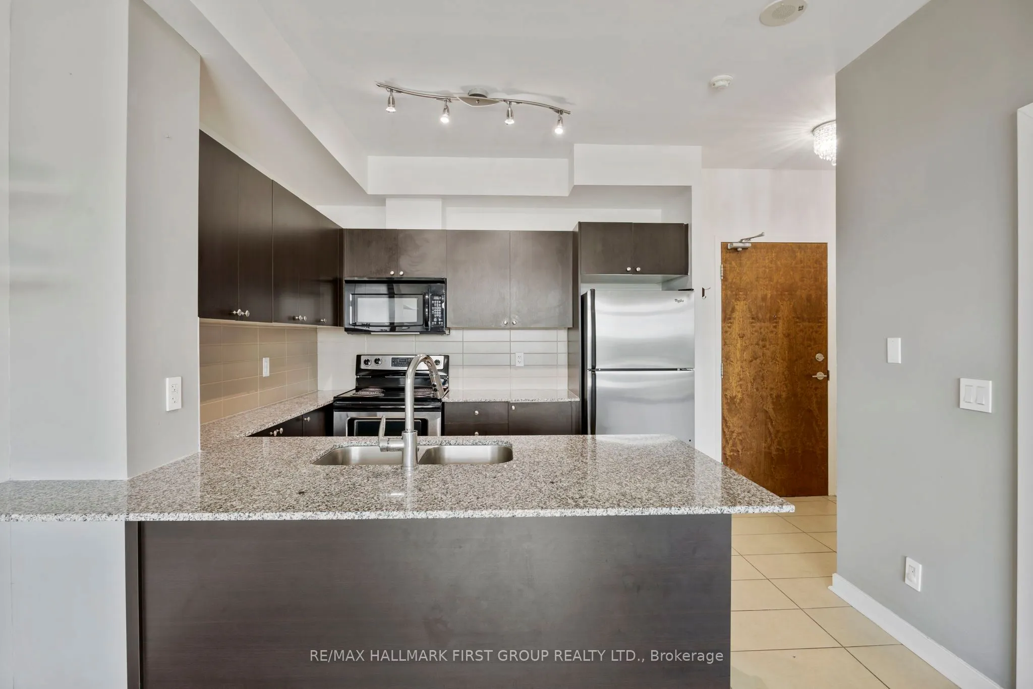 1235 Bayly Street, #1607