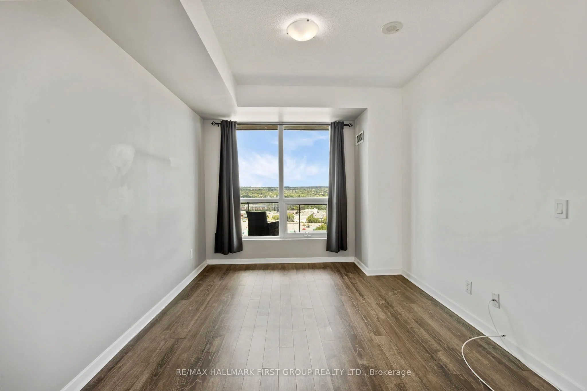 1235 Bayly Street, #1607
