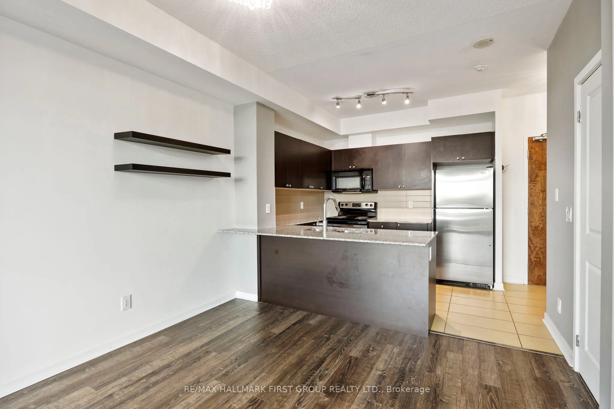 1235 Bayly Street, #1607