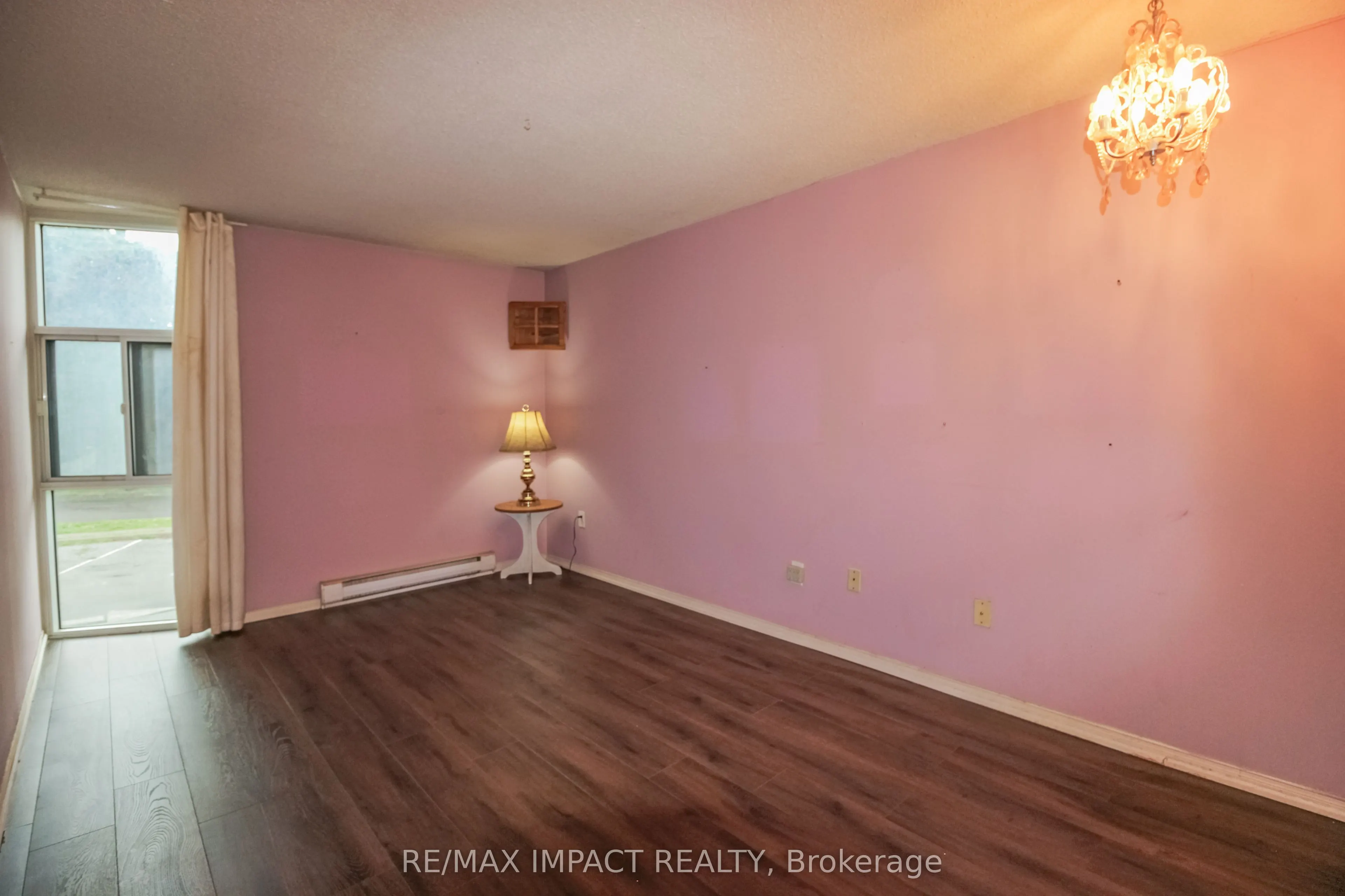 454 Centre Street S, #112