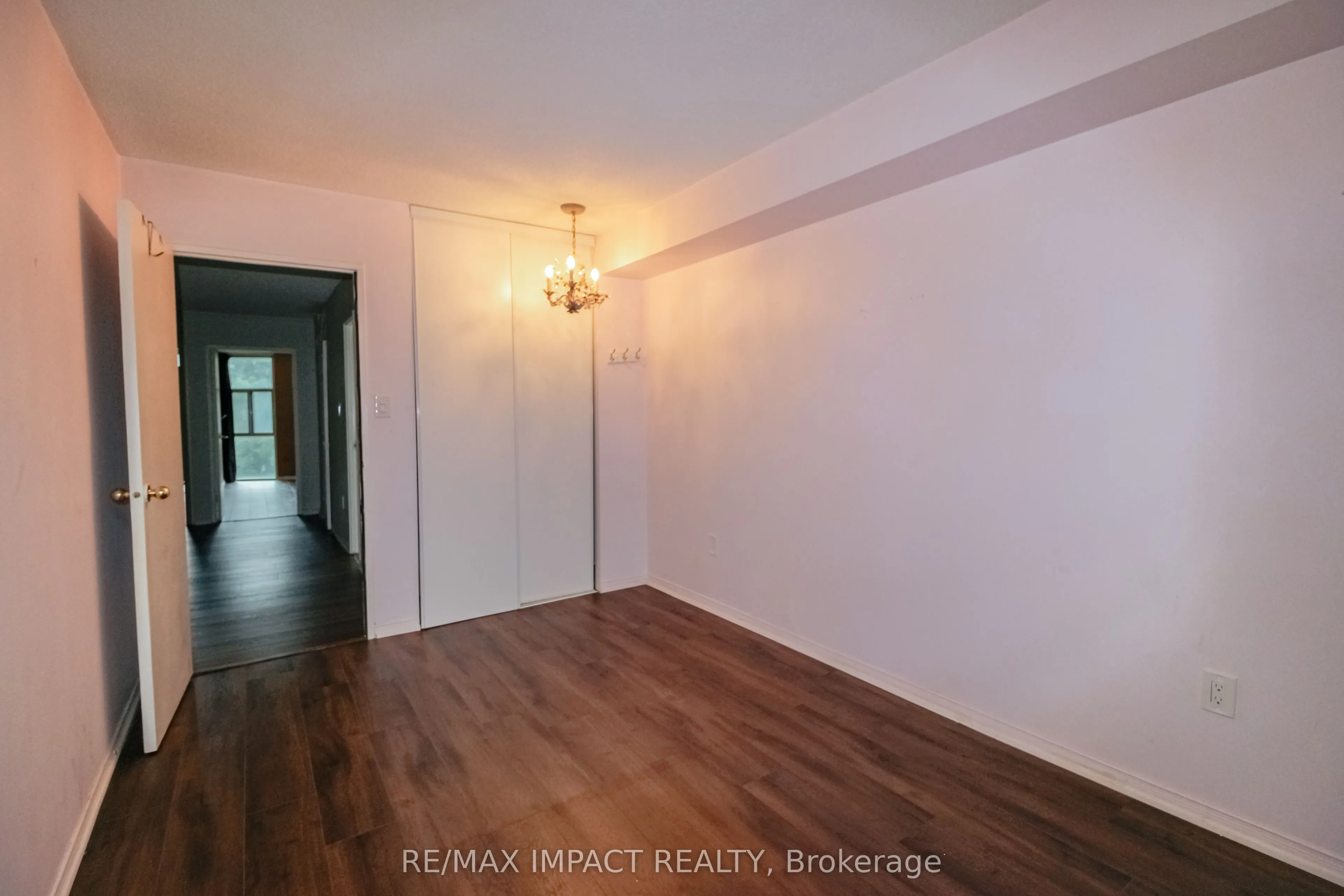 454 Centre Street S, #112
