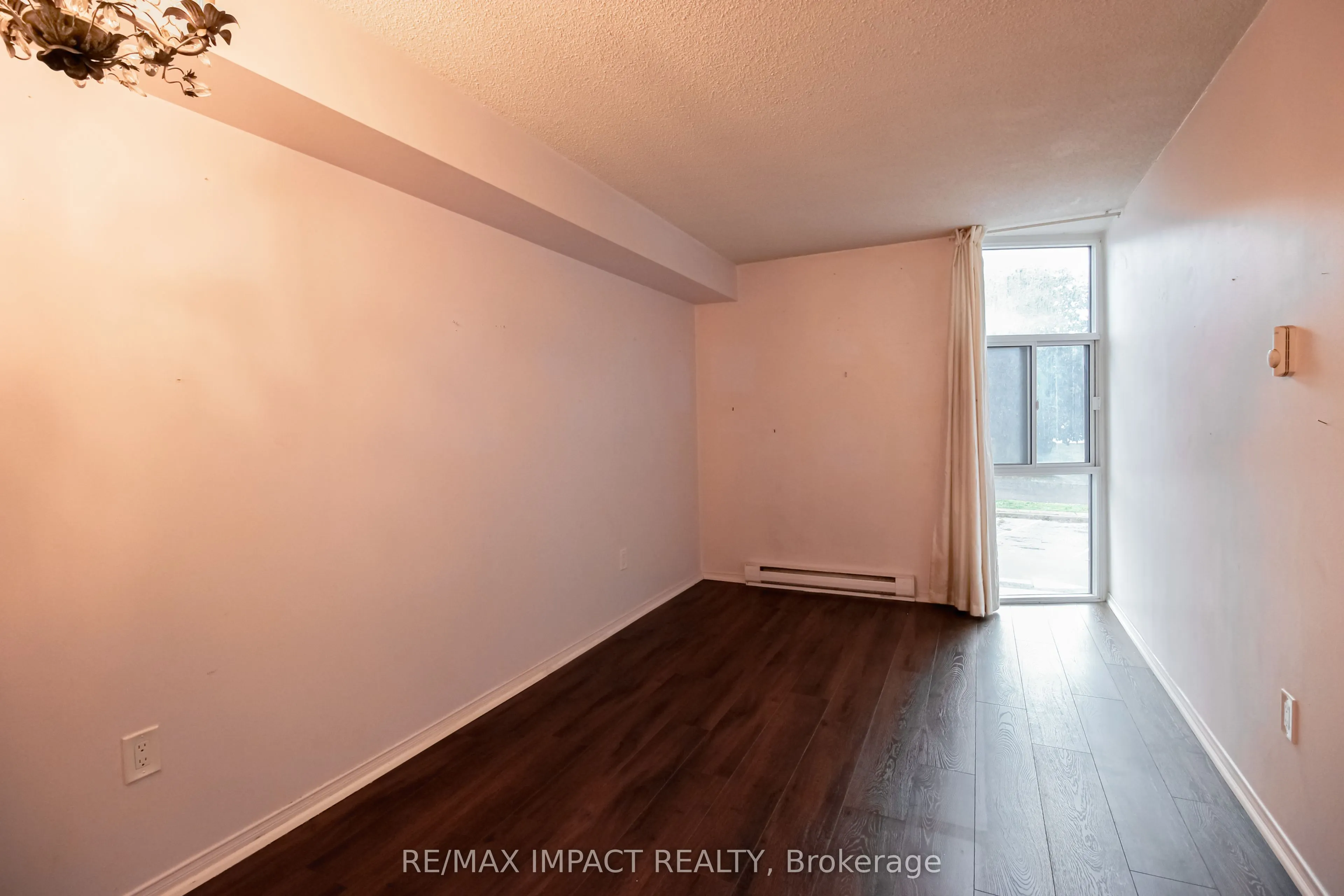 454 Centre Street S, #112