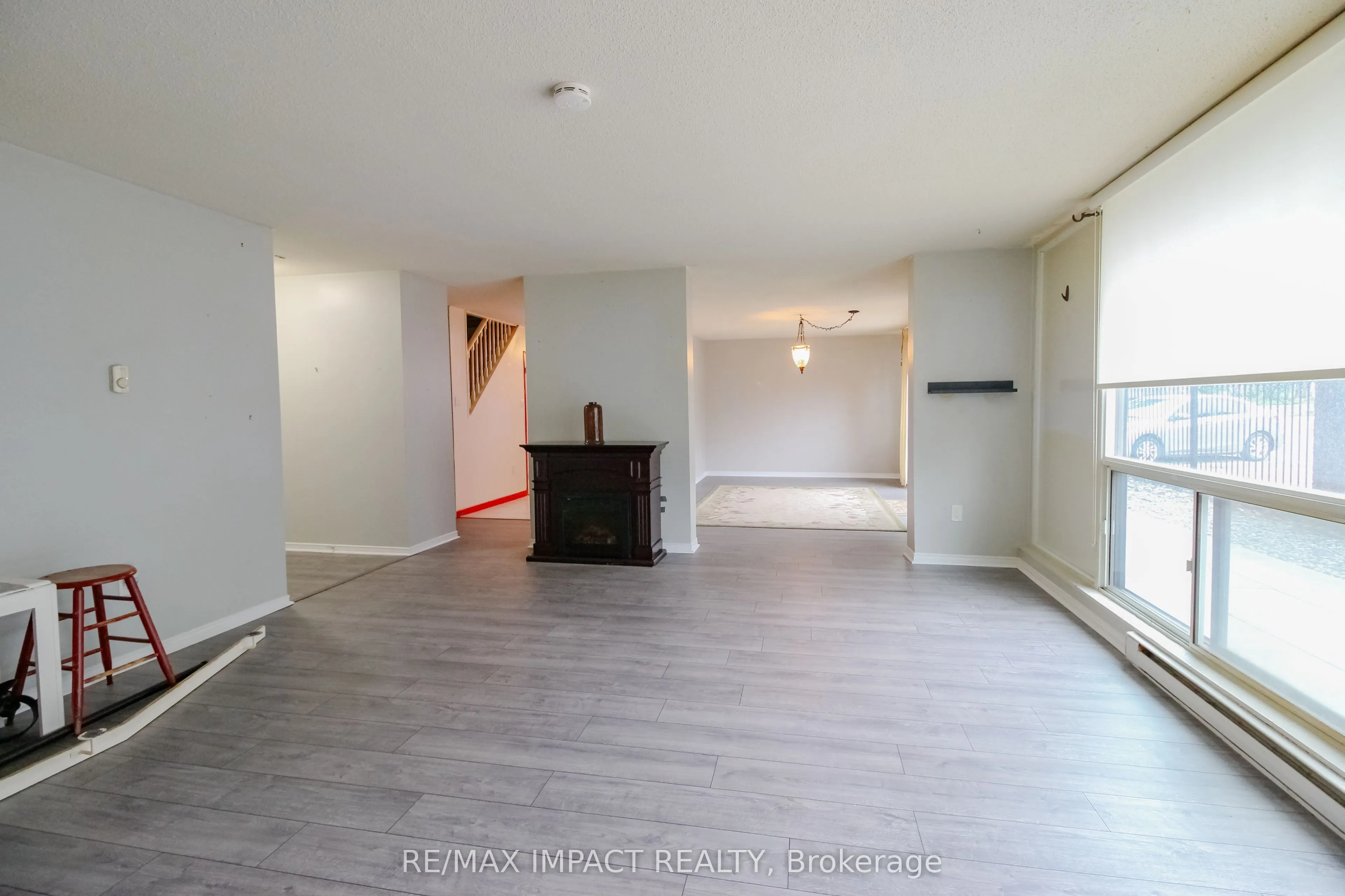 454 Centre Street S, #112