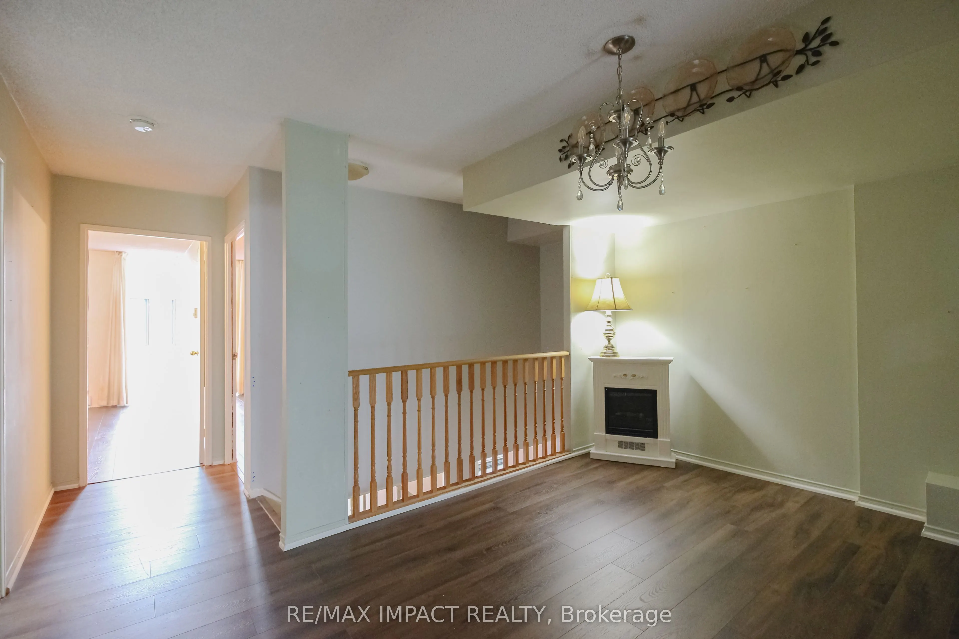 454 Centre Street S, #112