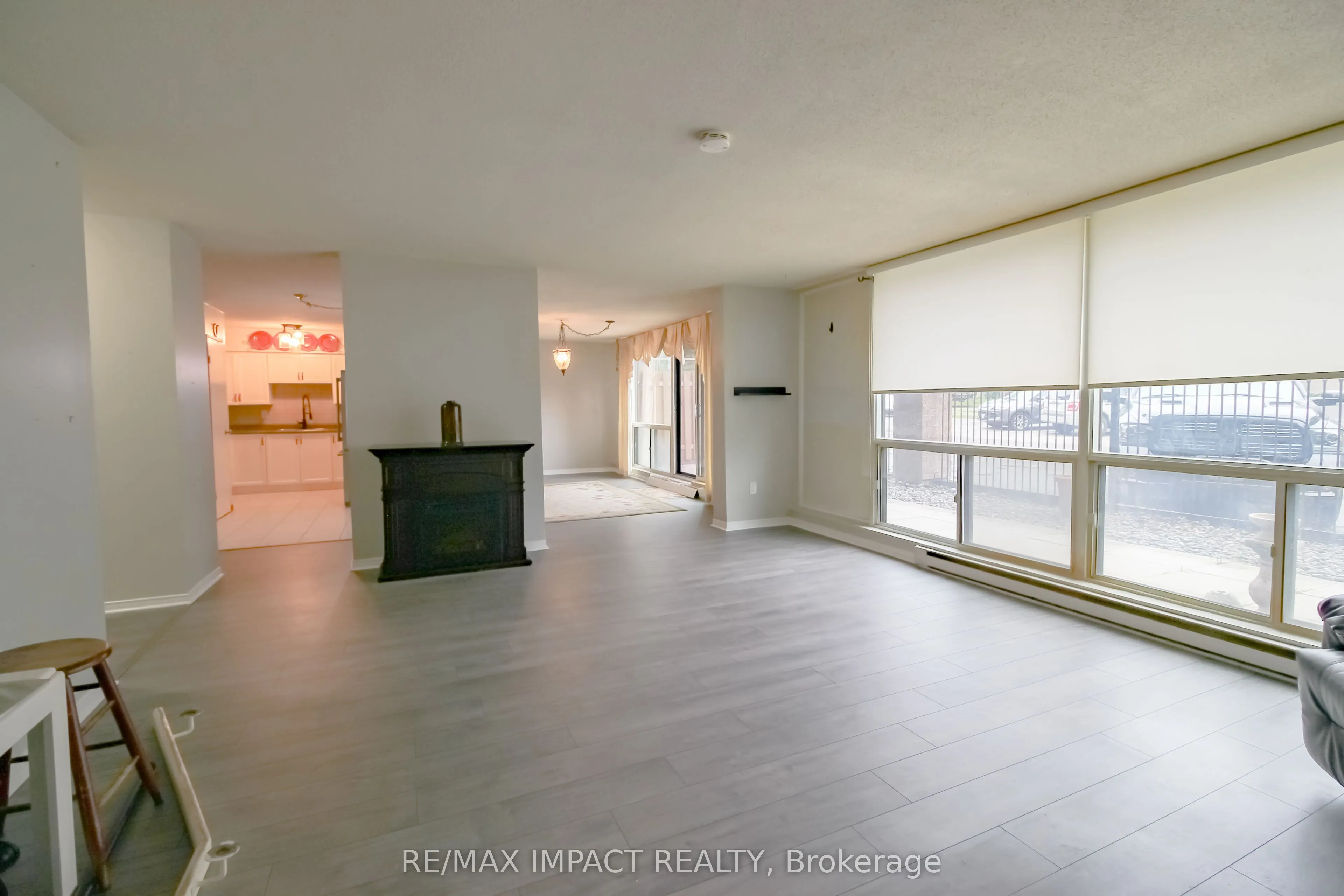 454 Centre Street S, #112