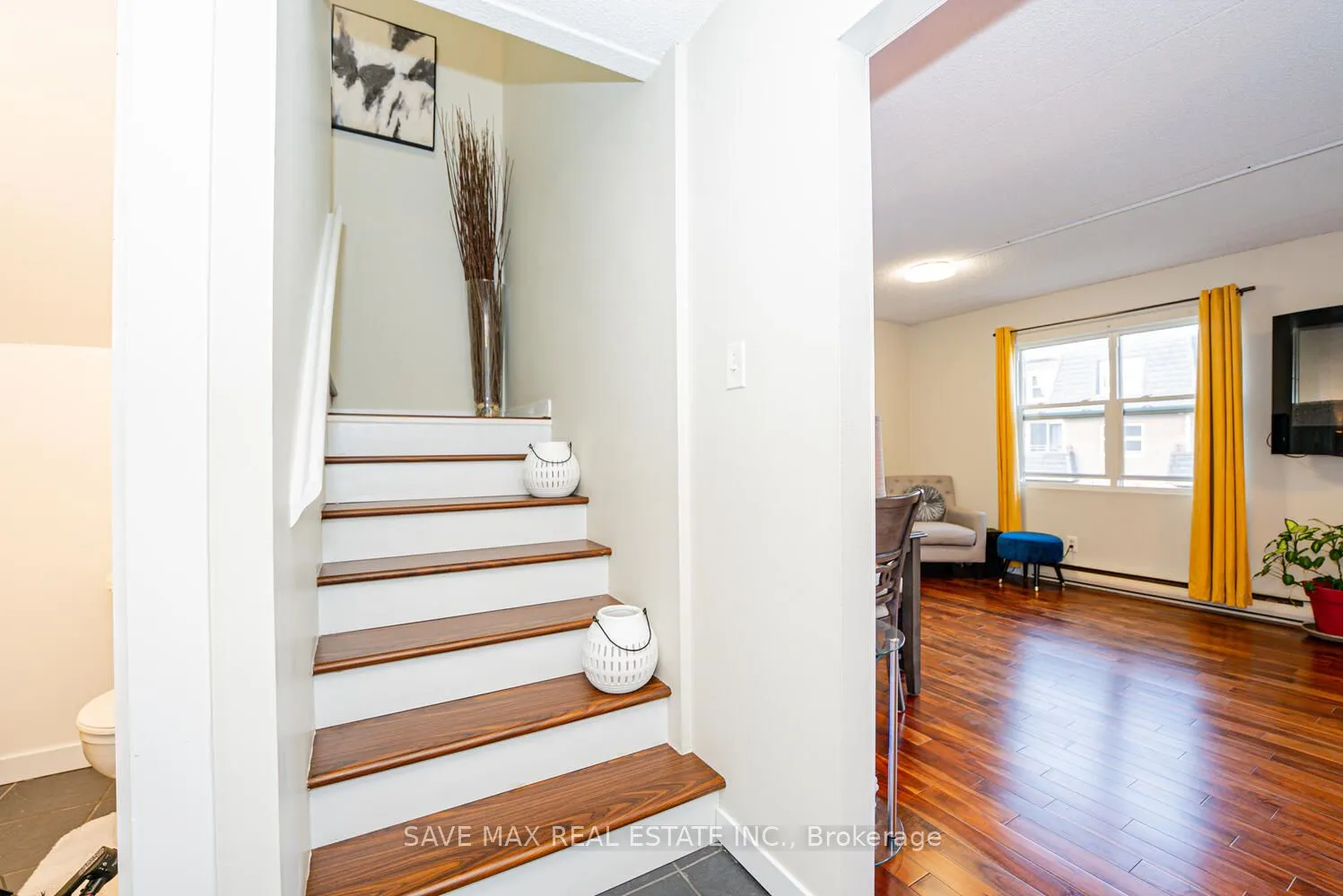 580 Mary Street E, #214
