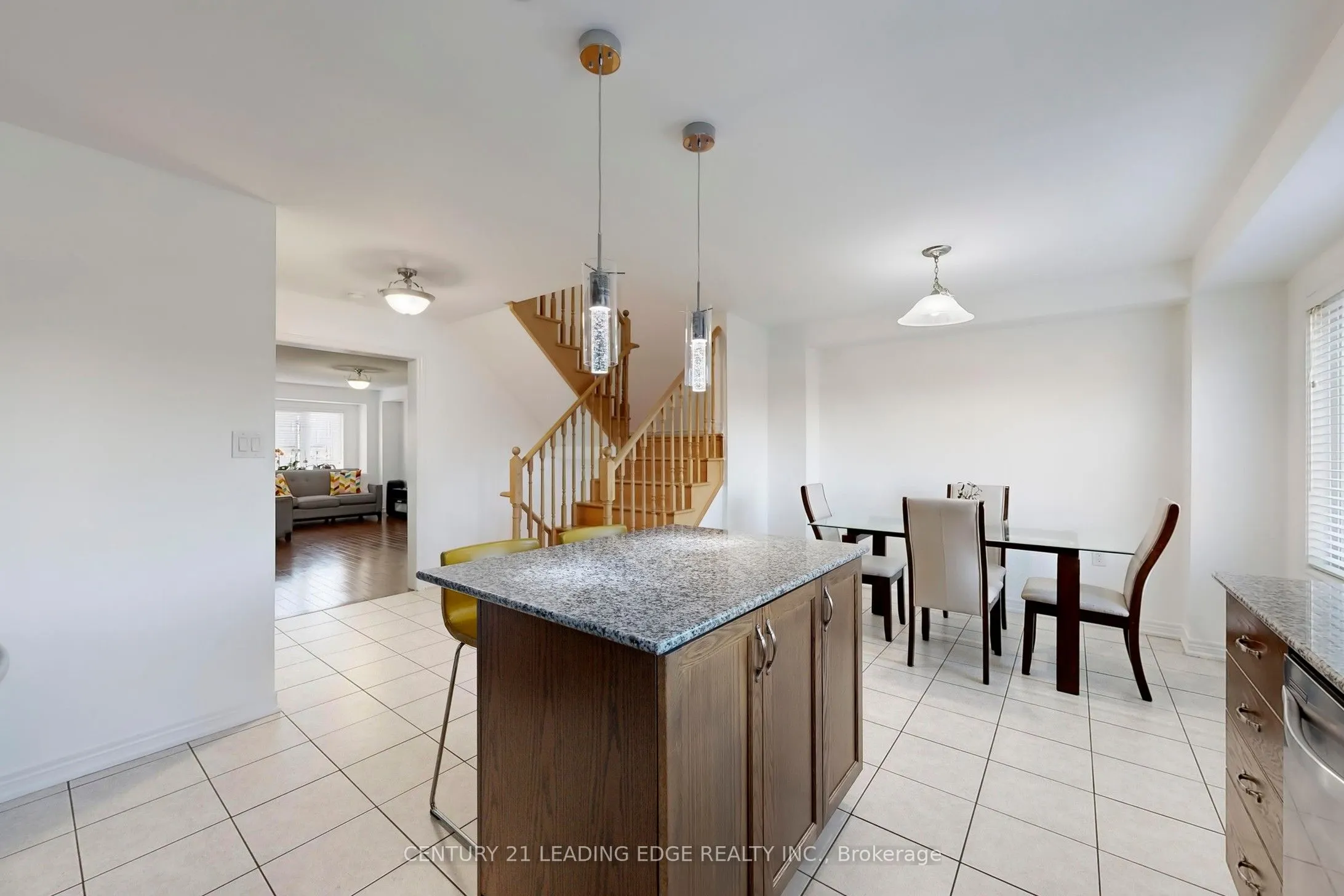 12 Pringdale Gardens Circle