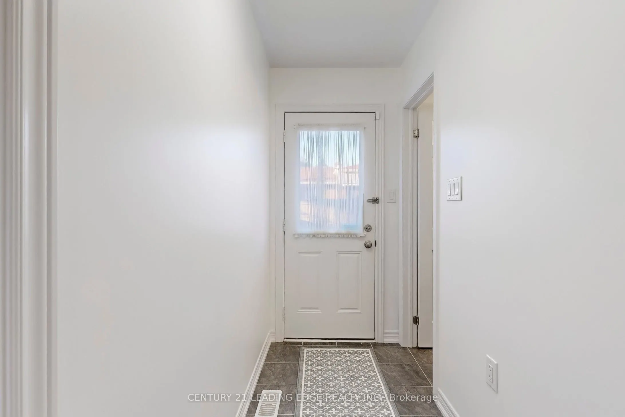 12 Pringdale Gardens Circle