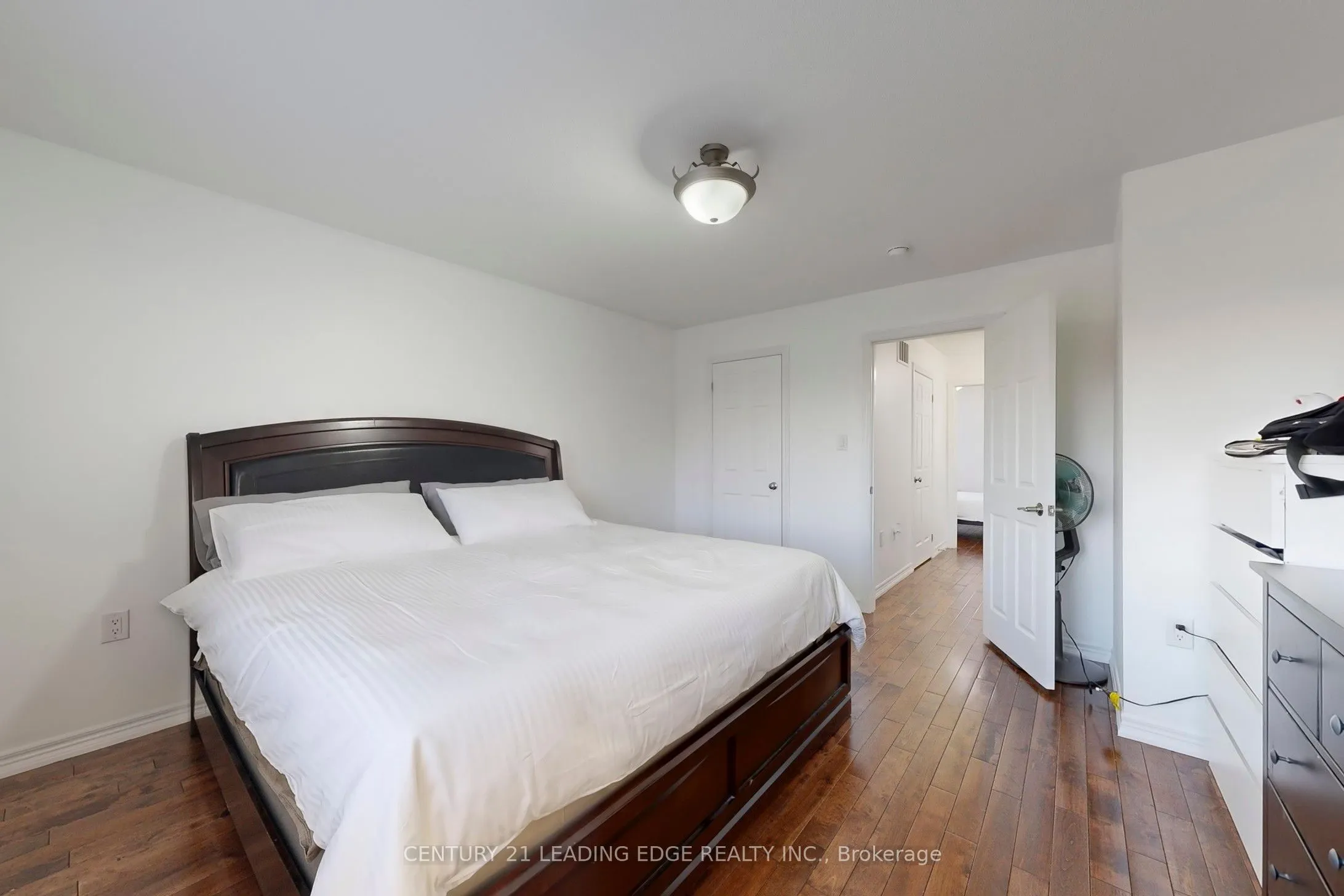 12 Pringdale Gardens Circle