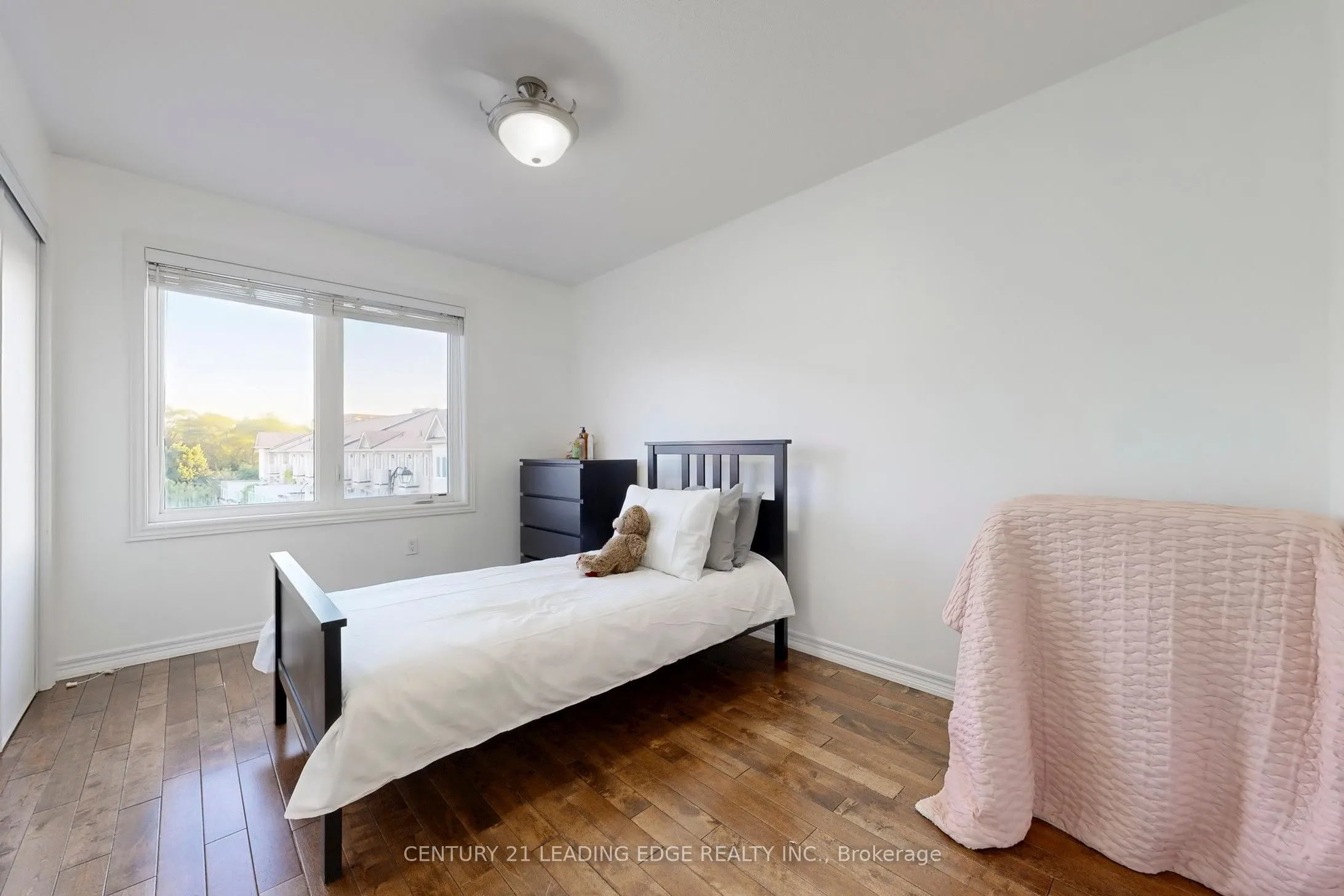 12 Pringdale Gardens Circle