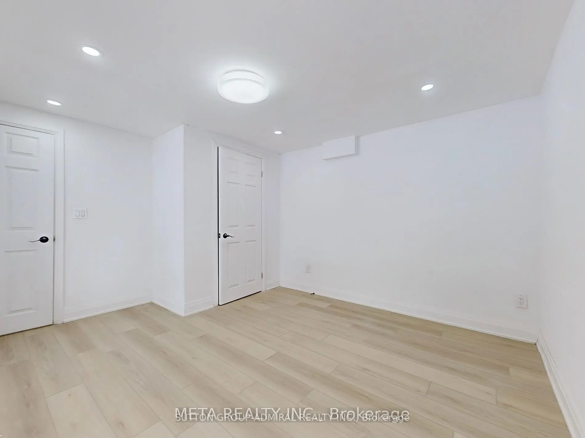 696 JASMINE Crescent