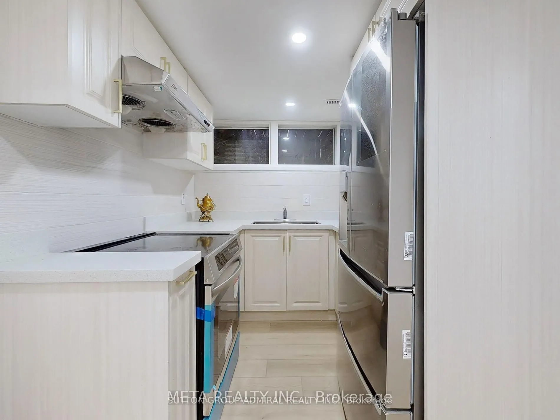 696 JASMINE Crescent