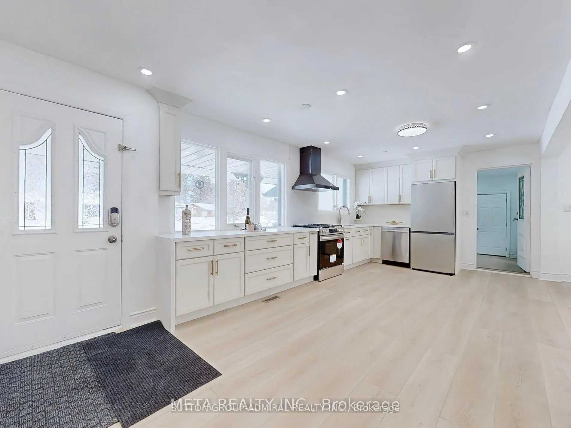 696 JASMINE Crescent