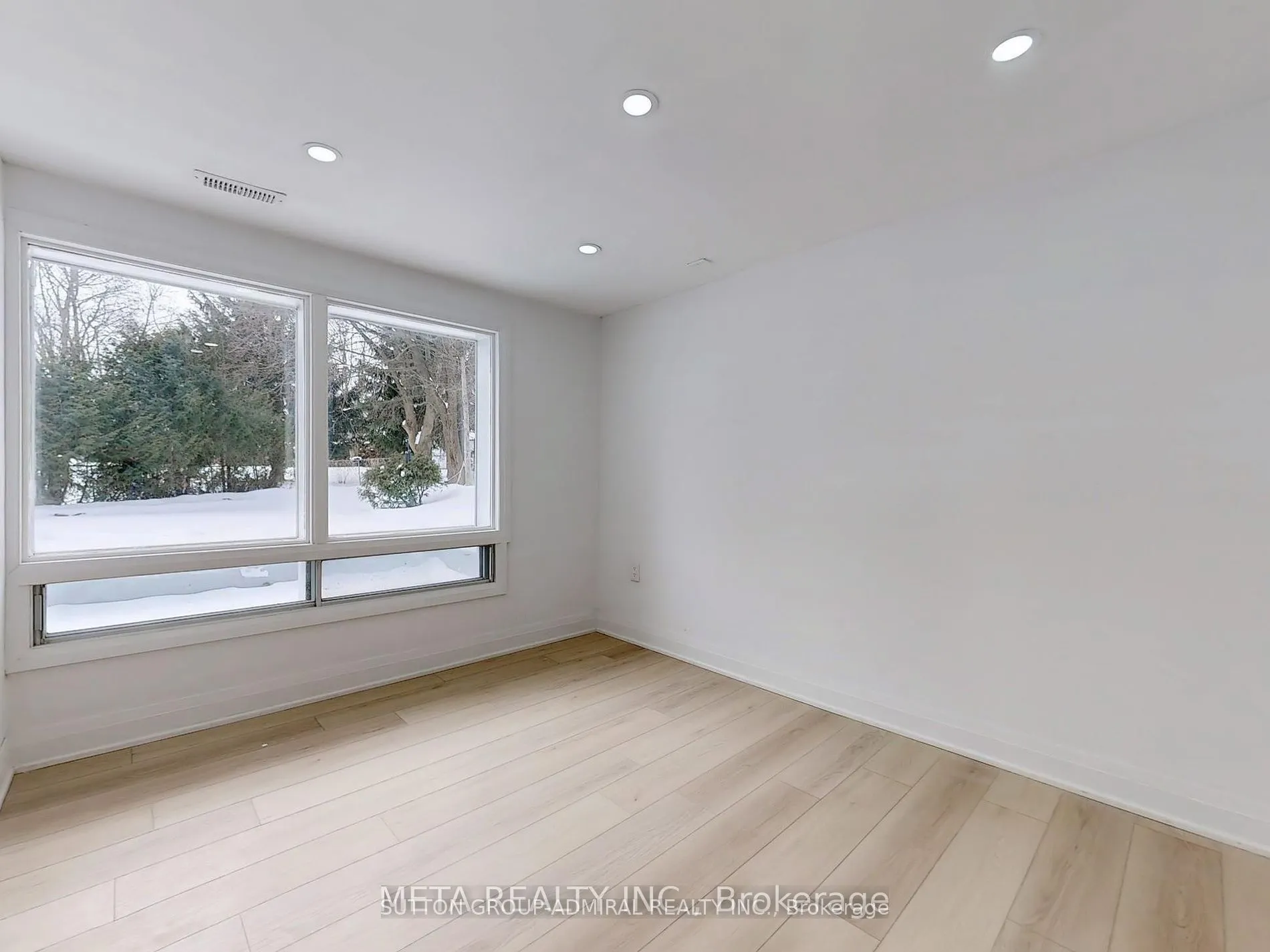 696 JASMINE Crescent