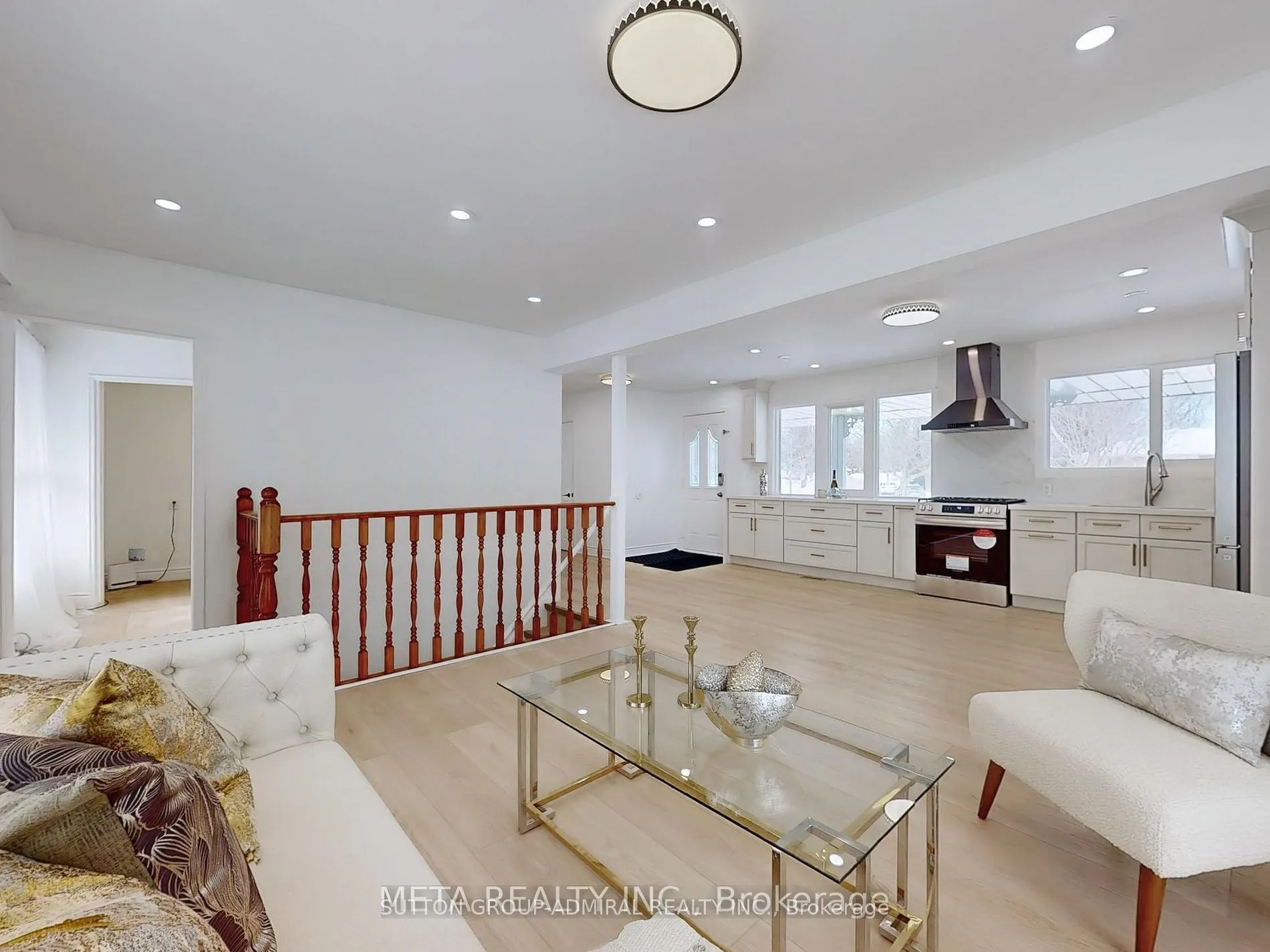 696 JASMINE Crescent