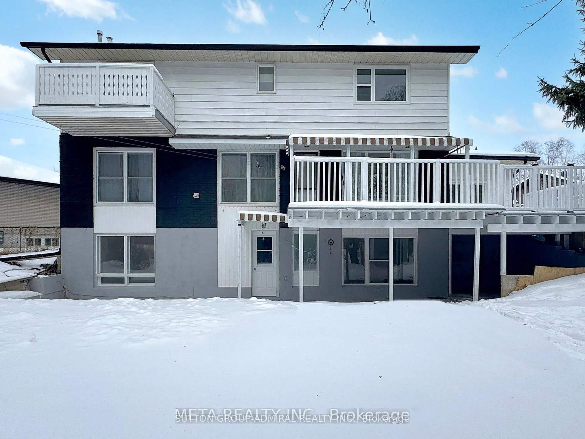 696 JASMINE Crescent