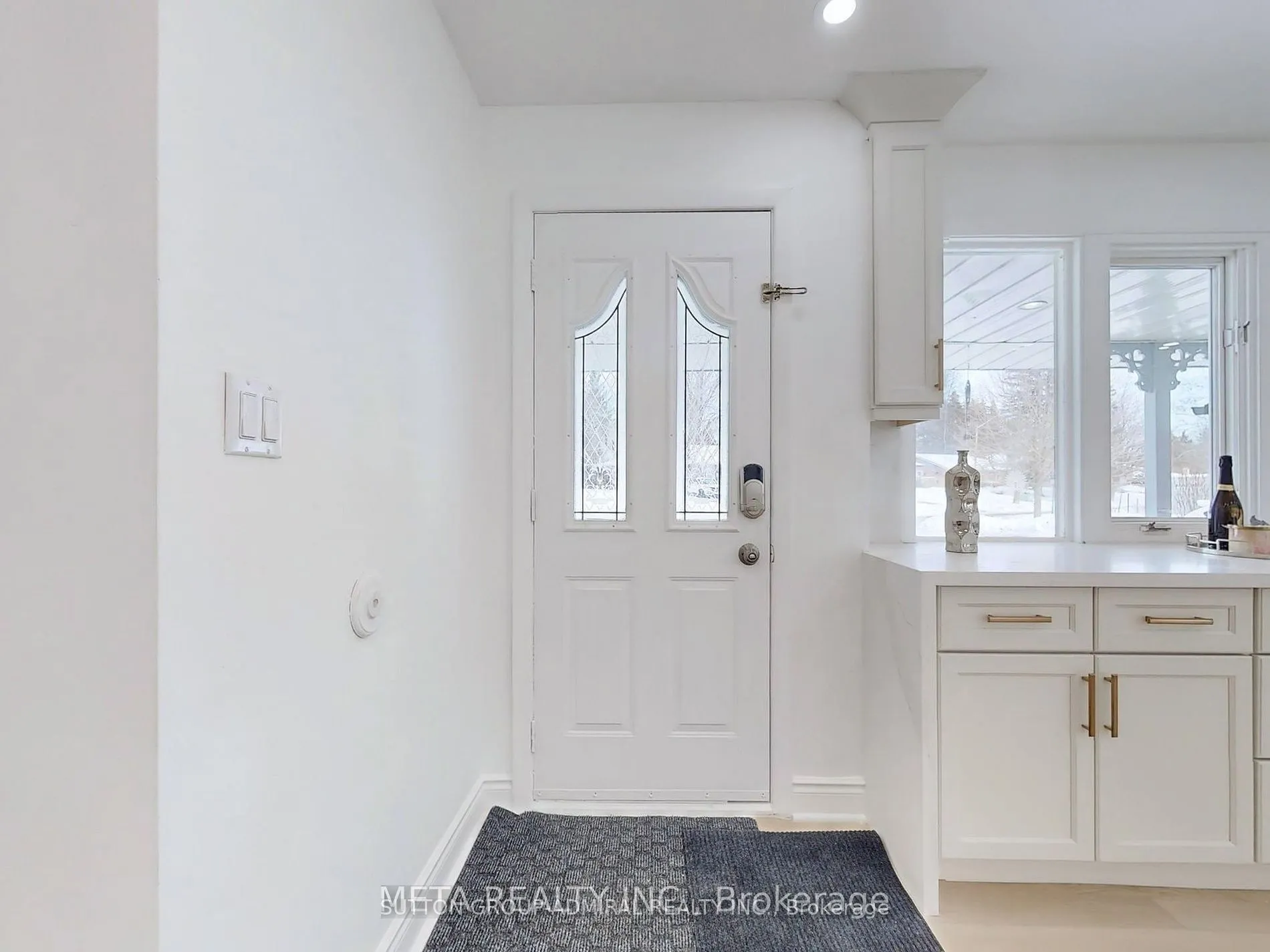 696 JASMINE Crescent