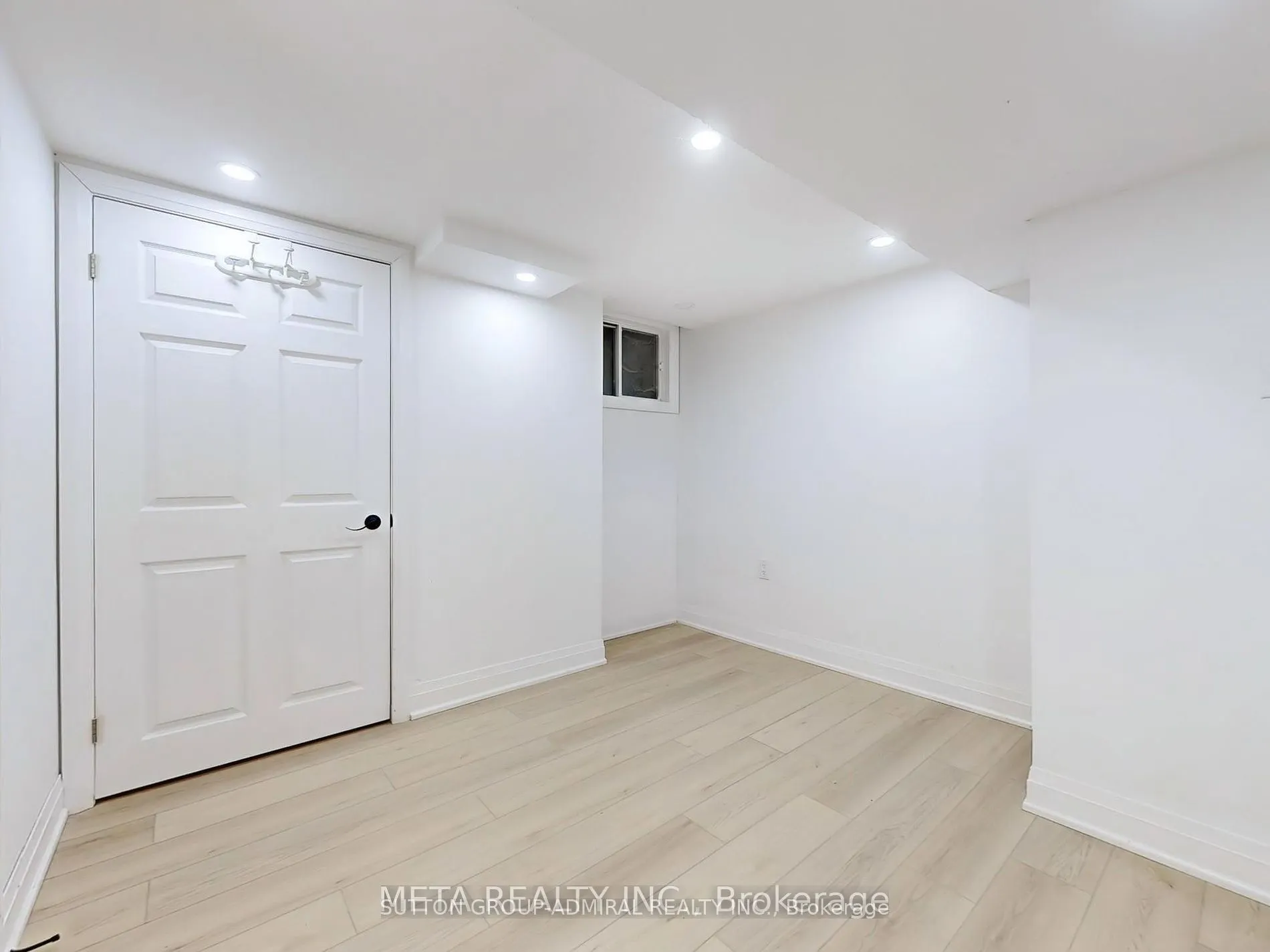 696 JASMINE Crescent