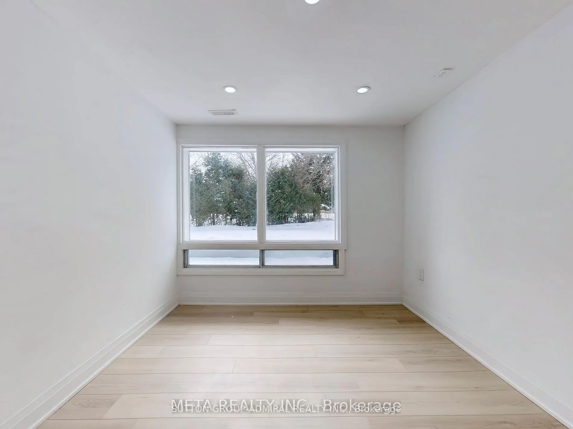 696 JASMINE Crescent