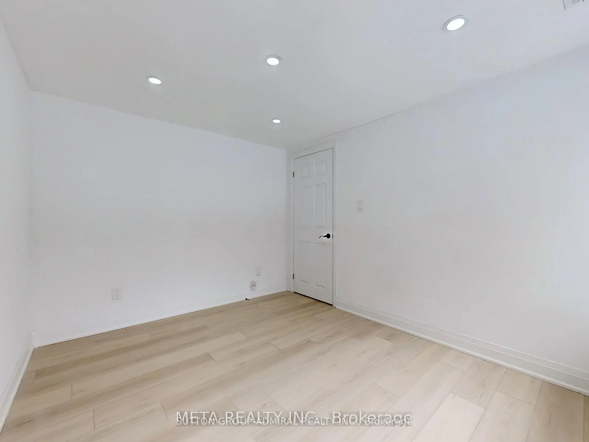 696 JASMINE Crescent
