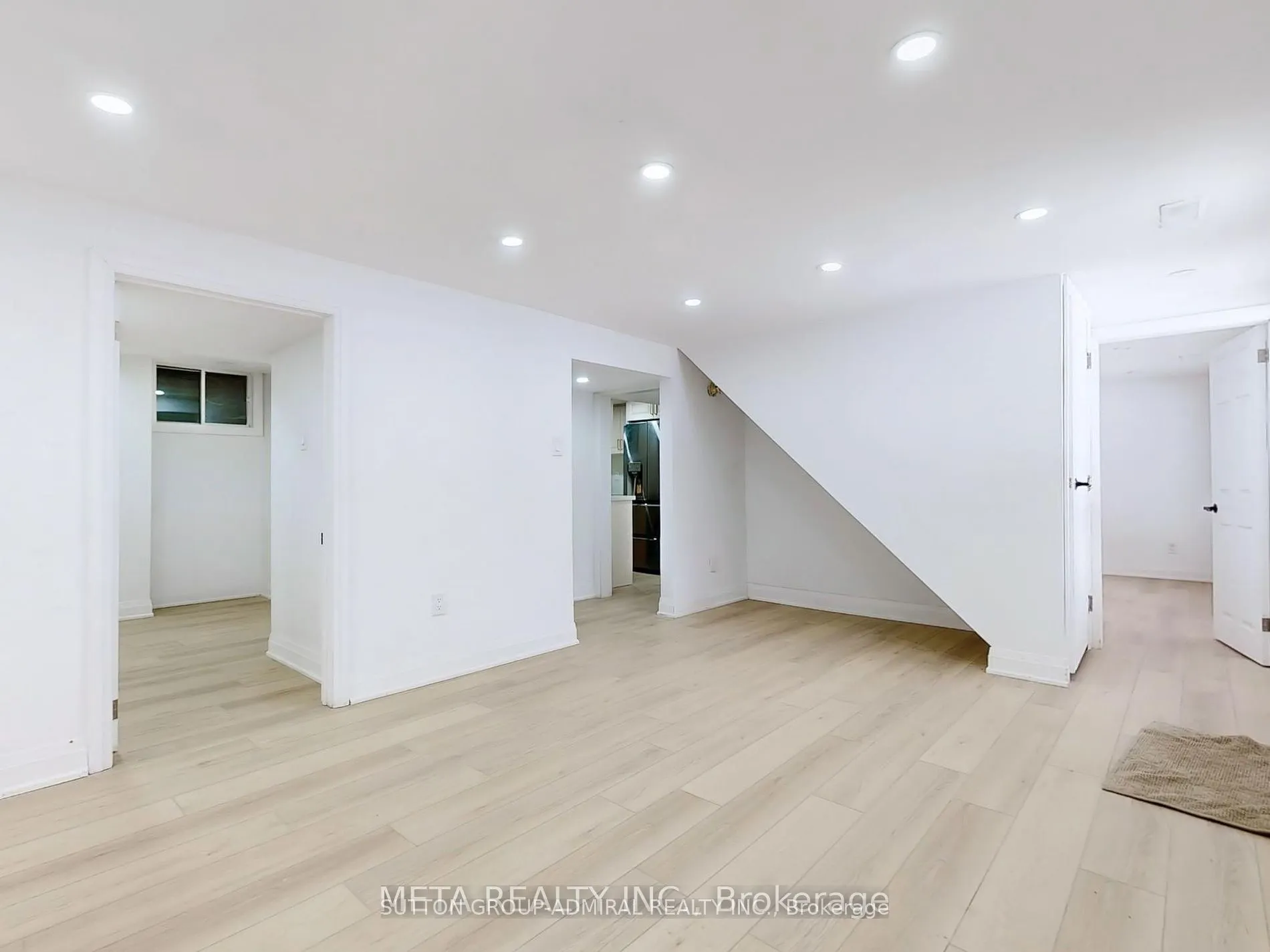 696 JASMINE Crescent