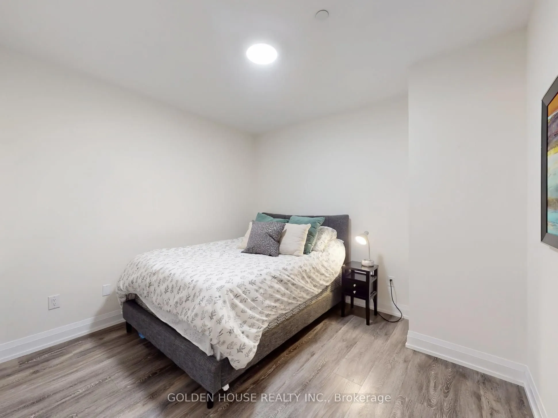 200 Woodbine Avenue, #403