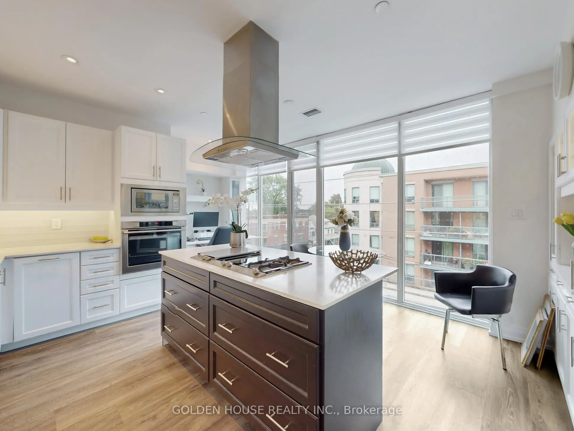 200 Woodbine Avenue, #403