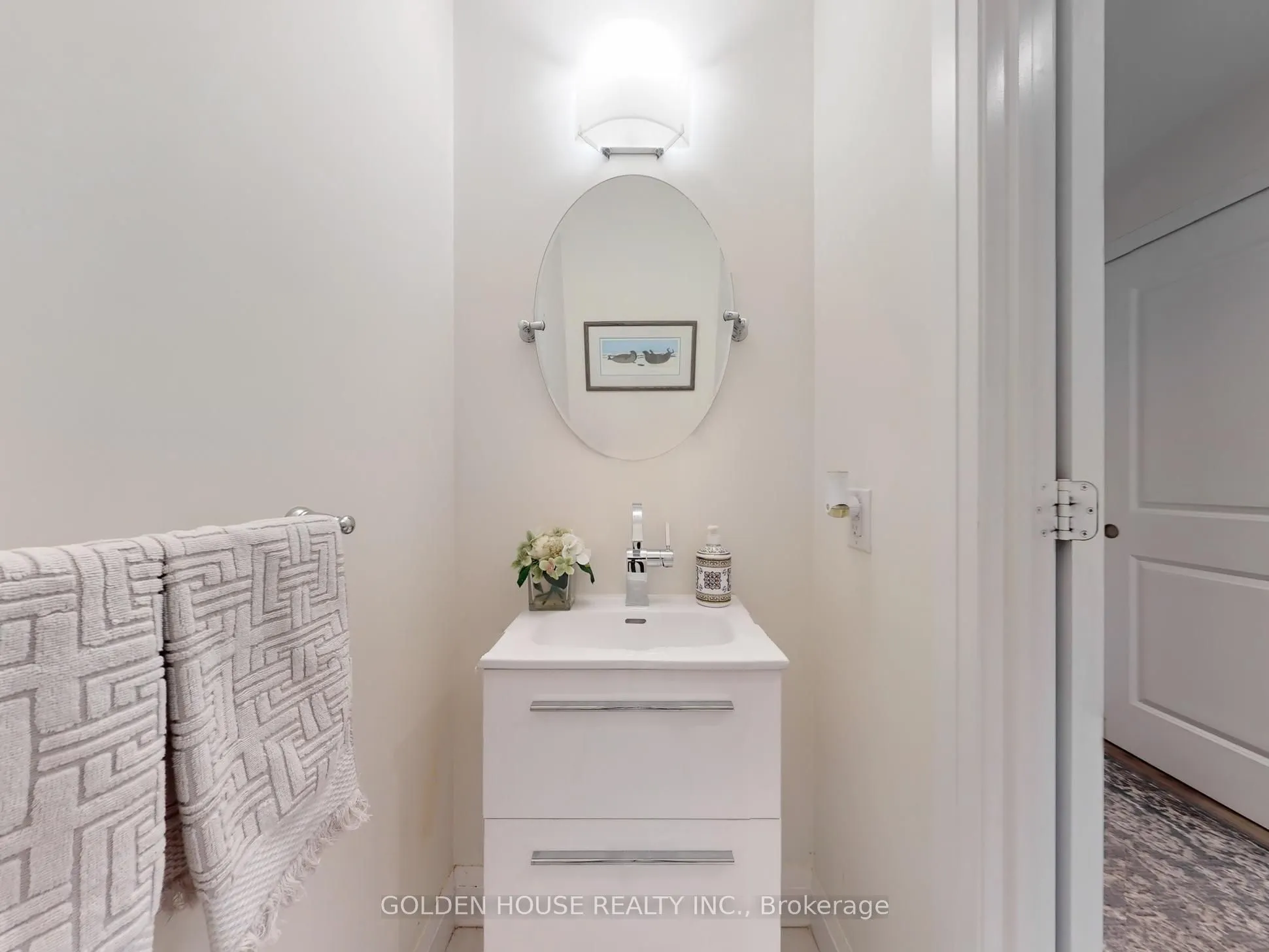 200 Woodbine Avenue, #403