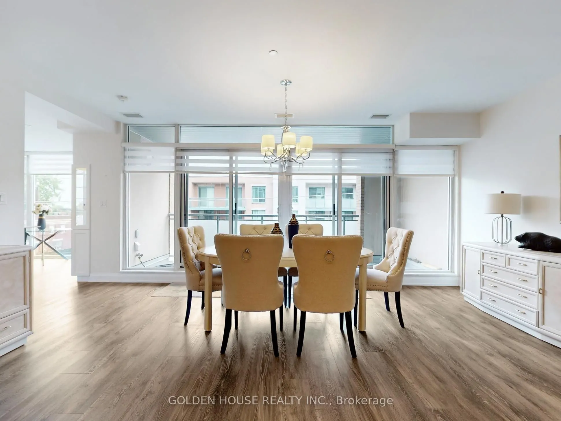 200 Woodbine Avenue, #403