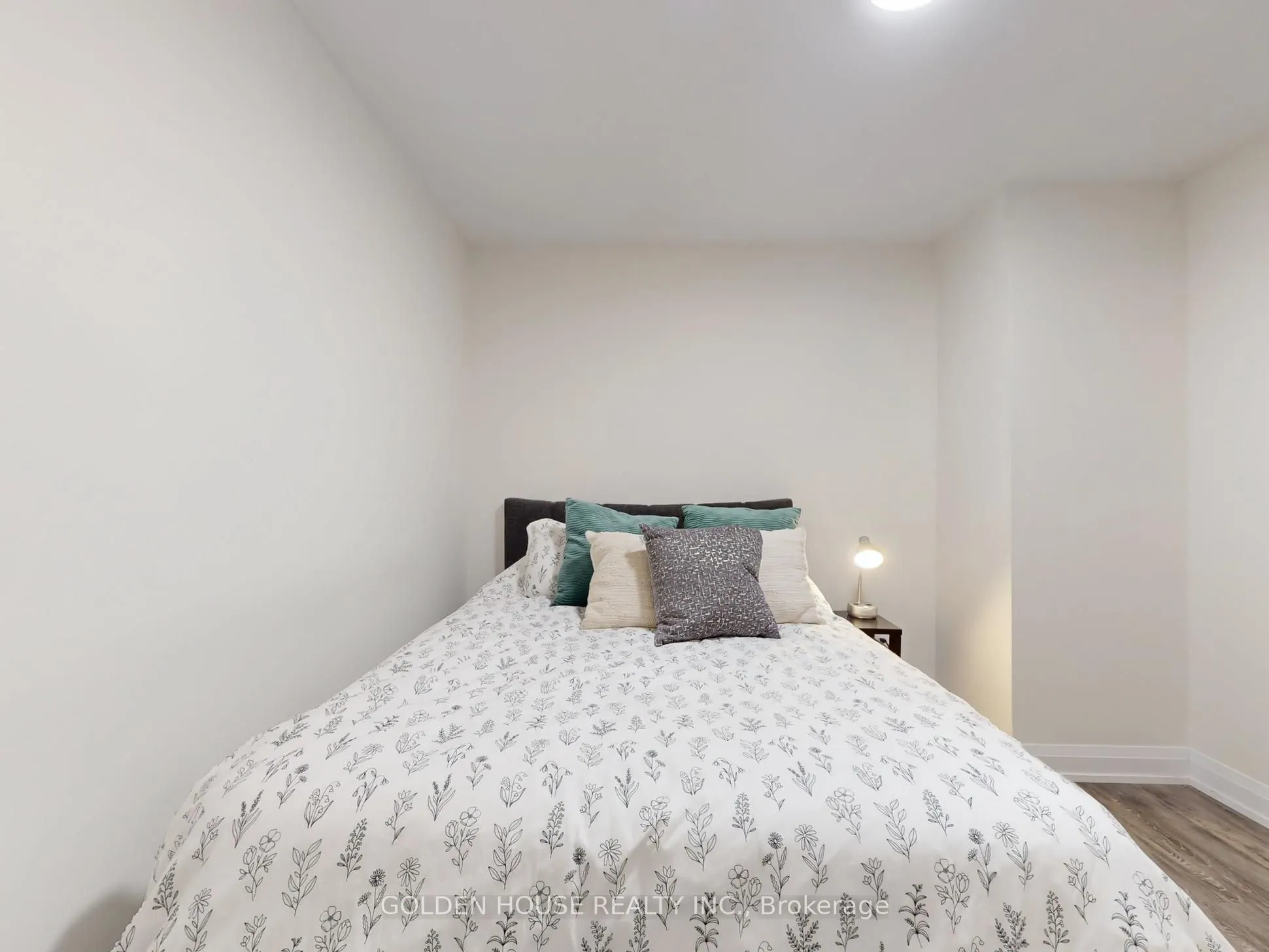 200 Woodbine Avenue, #403